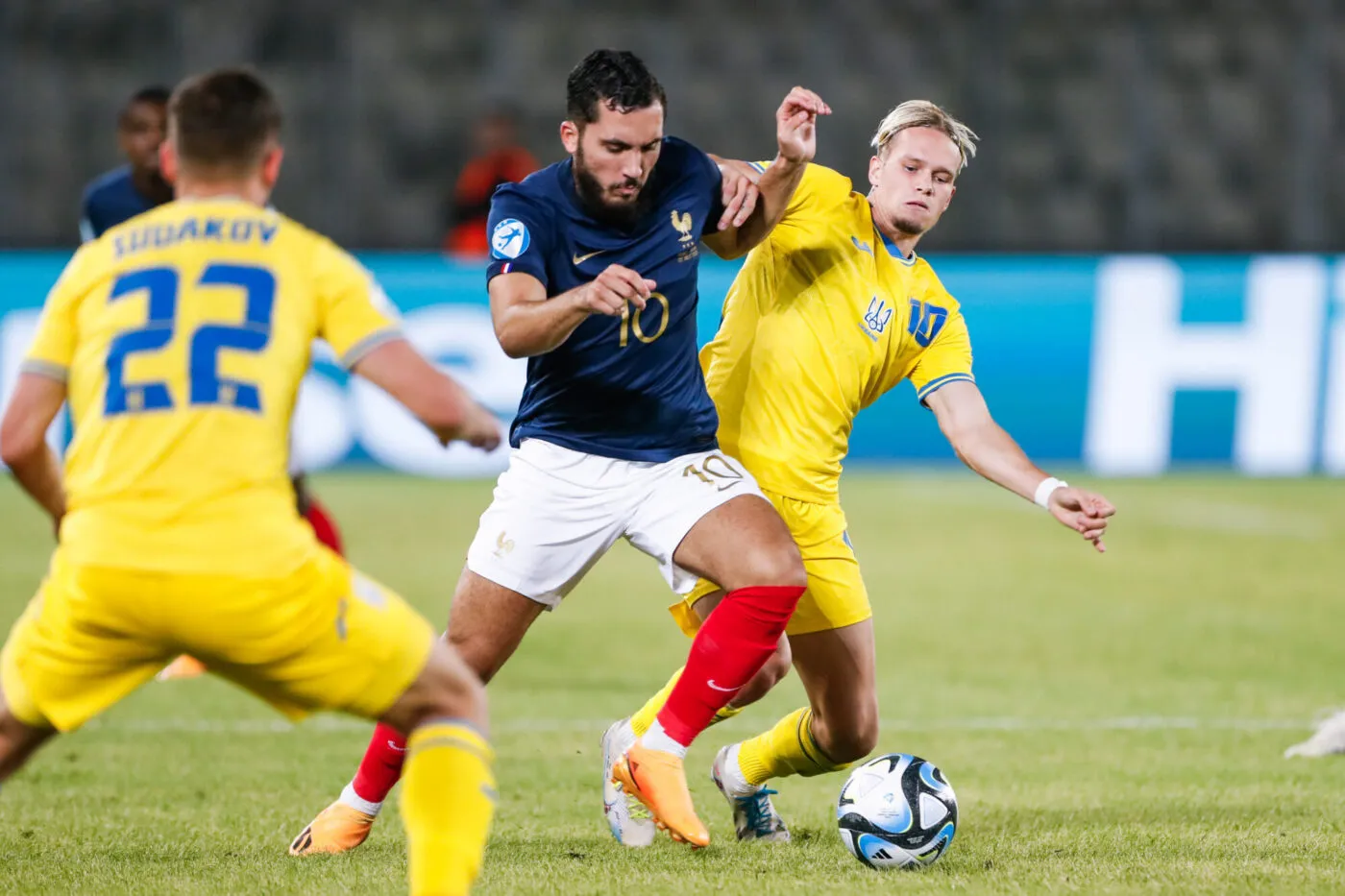 Les Bleuets prennent la porte face à l’Ukraine