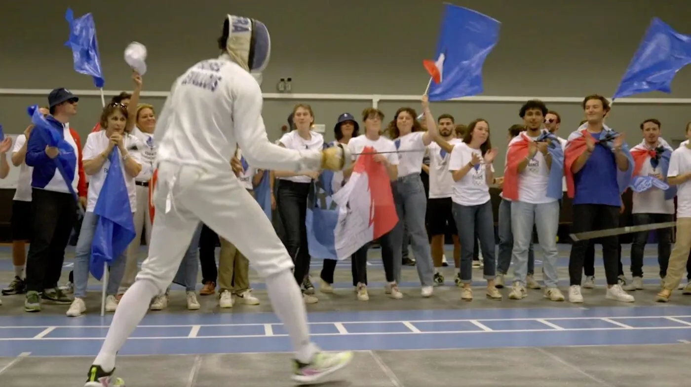 De la page blanche au tifo, les supporters français préparent déjà les Jeux olympiques