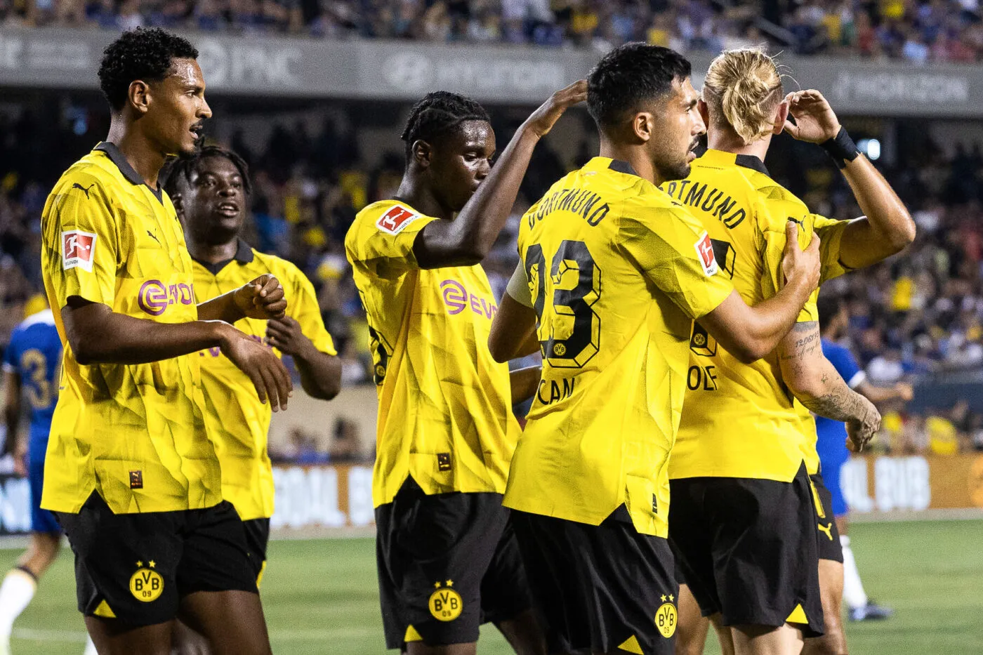 La nouvelle recrue du Borussia Dortmund fait sensation sans jouer