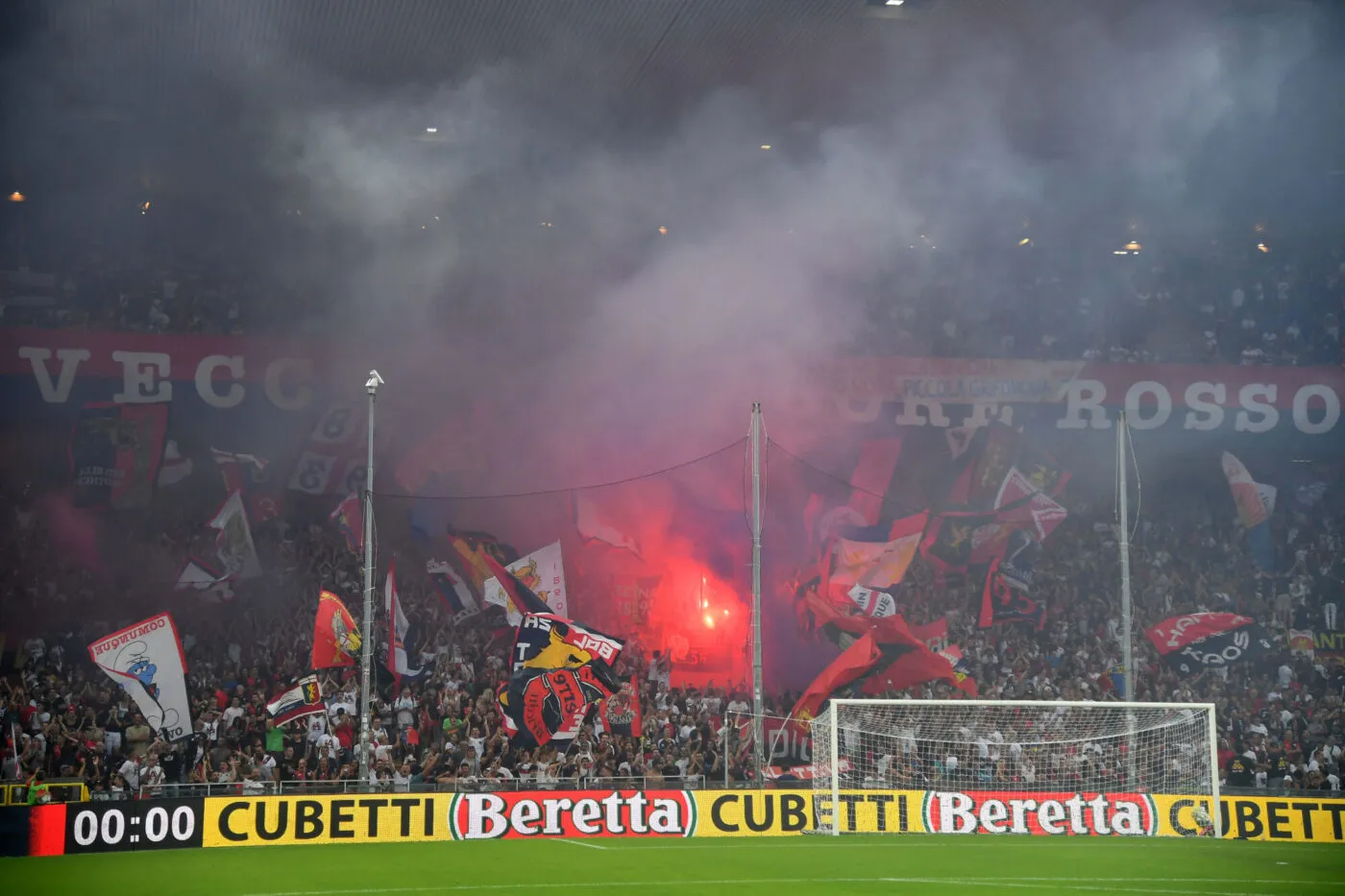 Pour son retour en Serie A, le Genoa fait sauter le record d&rsquo;abonnements de la ville