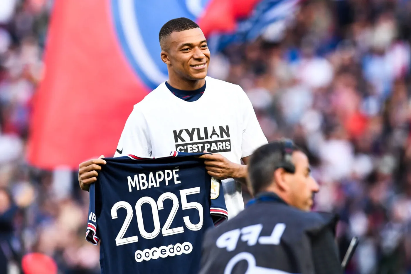 Kylian Mbappé ne voulait pas poser avec le maillot « 2025 » il y a