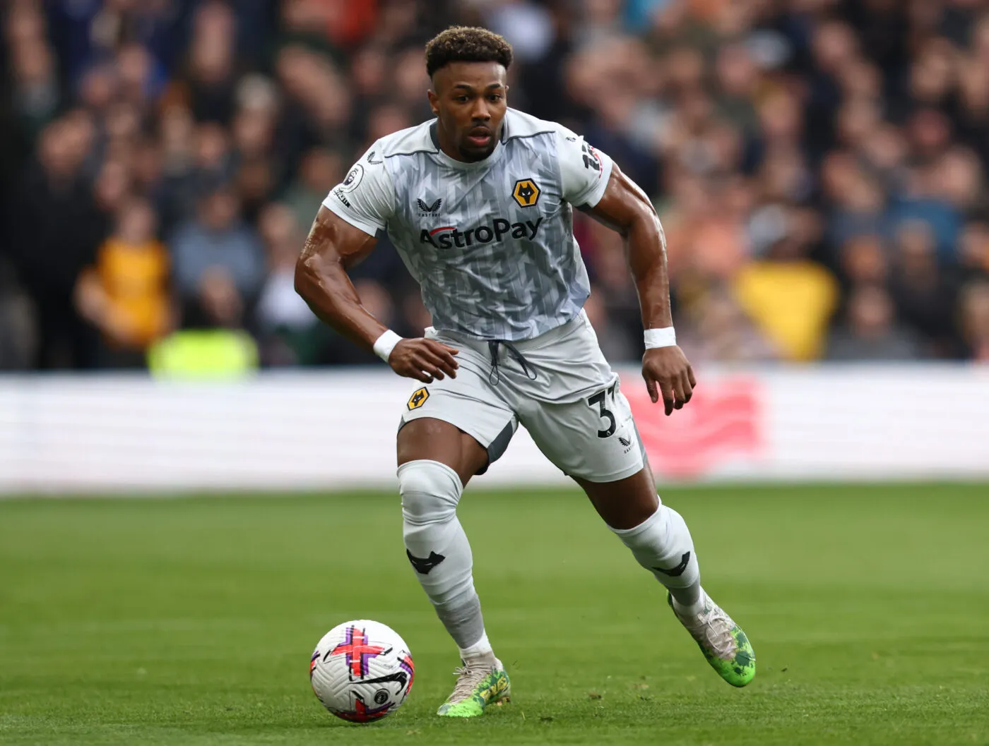 Fulham annonce sa nouvelle recrue avec une bouteille d&rsquo;huile pour bébé