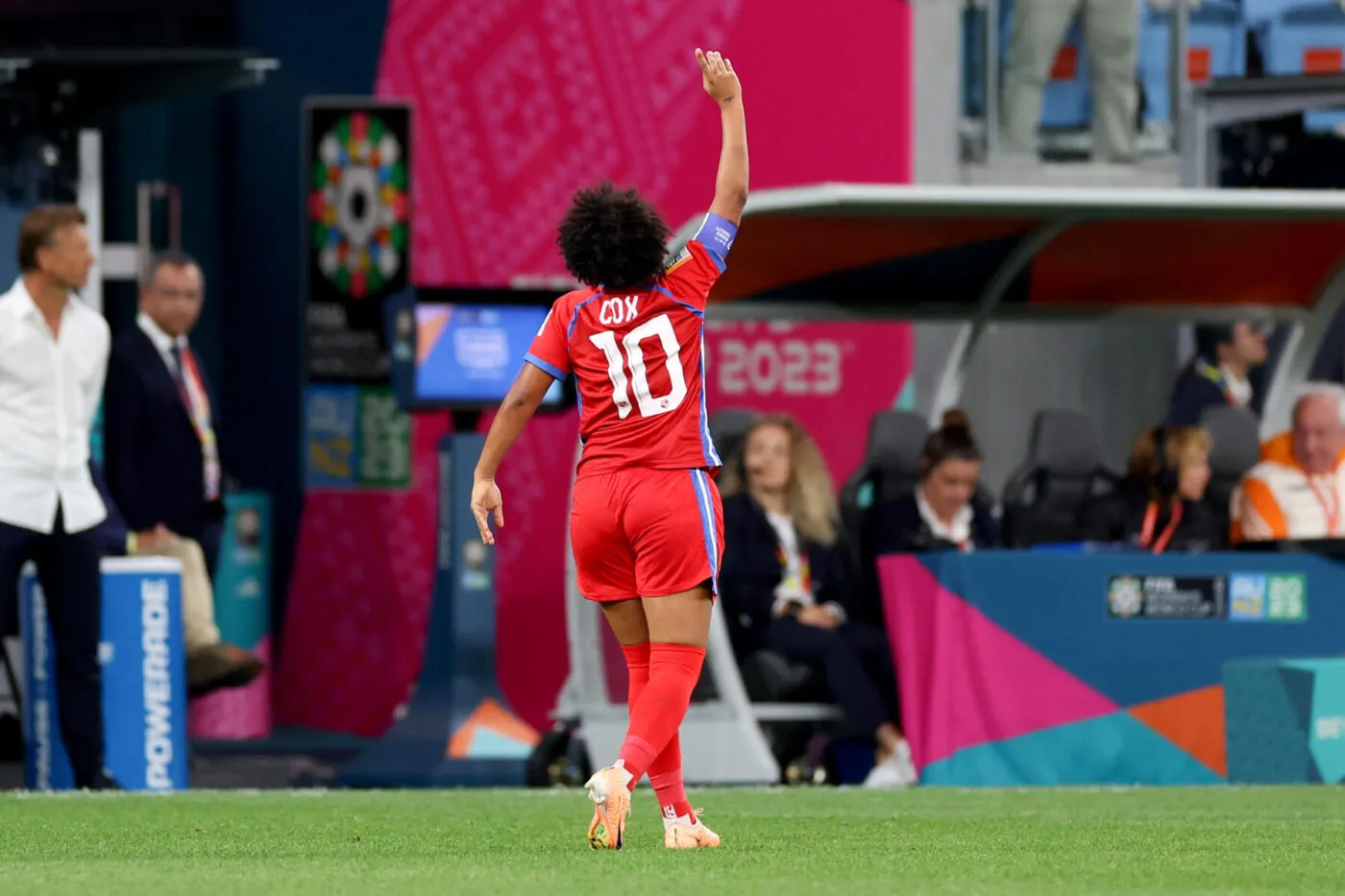 Après Peyraud-Magnin, les coups francs dingos de Marta Cox font une nouvelle victime