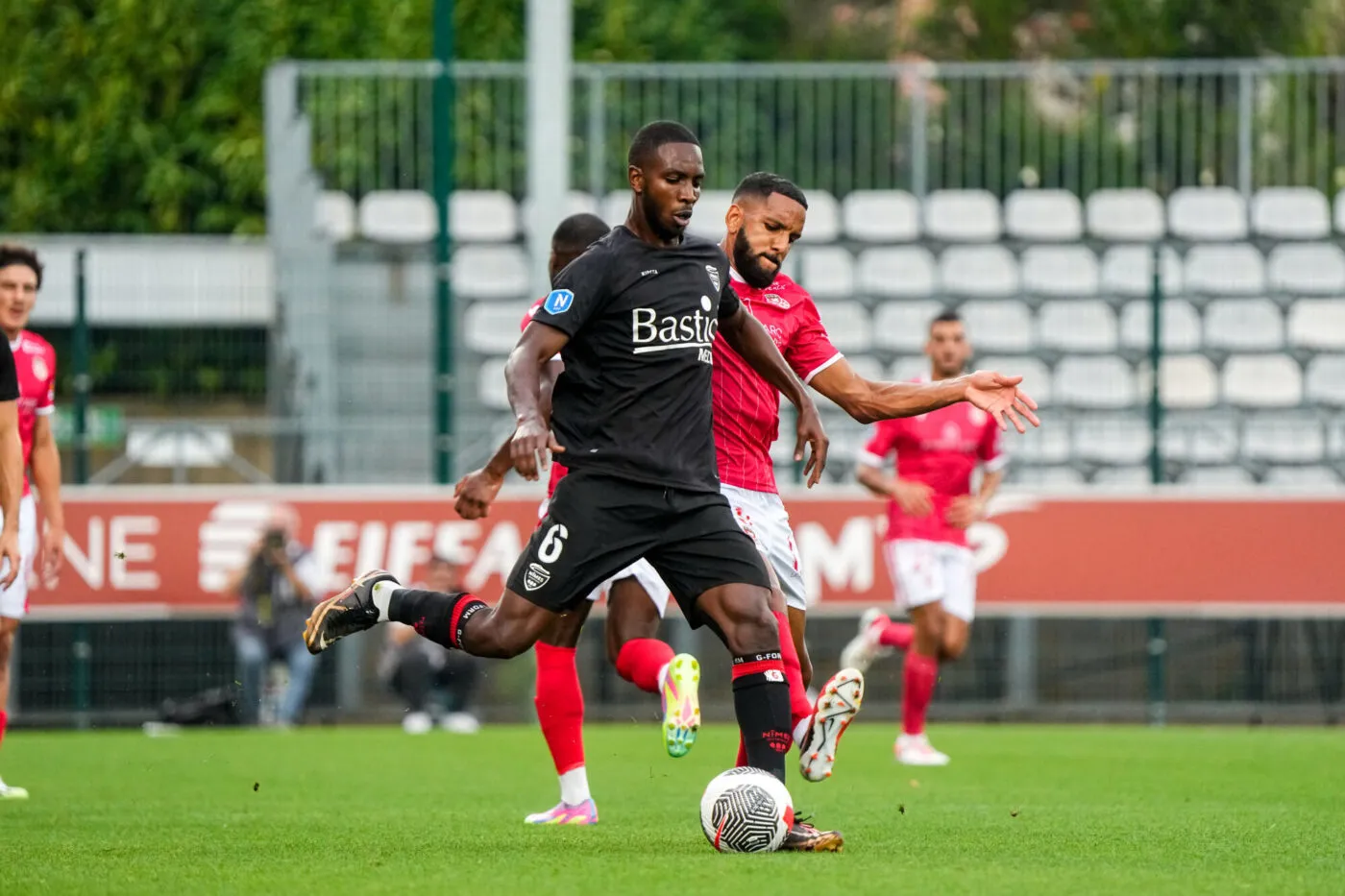 16e journée de National : Nîmes Olympique - GOAL FC  Le-red-star-gifle-nimes-frustre