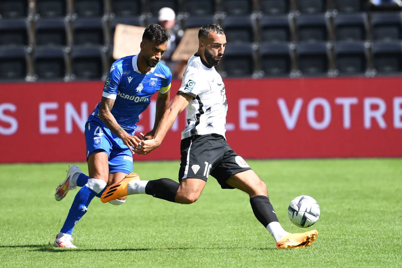 04 Jubal ROCHA MENDES JUNIOR (aja) - 10 Himad ABDELLI (sco) during the Ligue 2 BKT match between Angers Sporting Club de l'Ouest and Association de la Jeunesse Auxerroise at Stade Raymond Kopa on August 19, 2023 in Angers, France. (Photo by Christophe Saidi/FEP/Icon Sport)