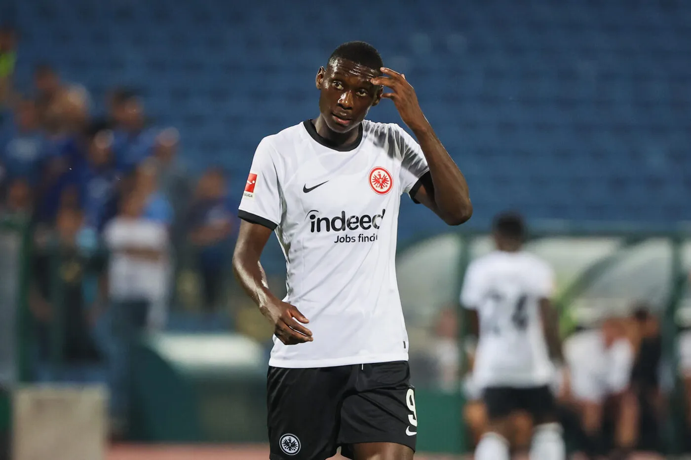 Randal Kolo Muani met la pression sur Francfort