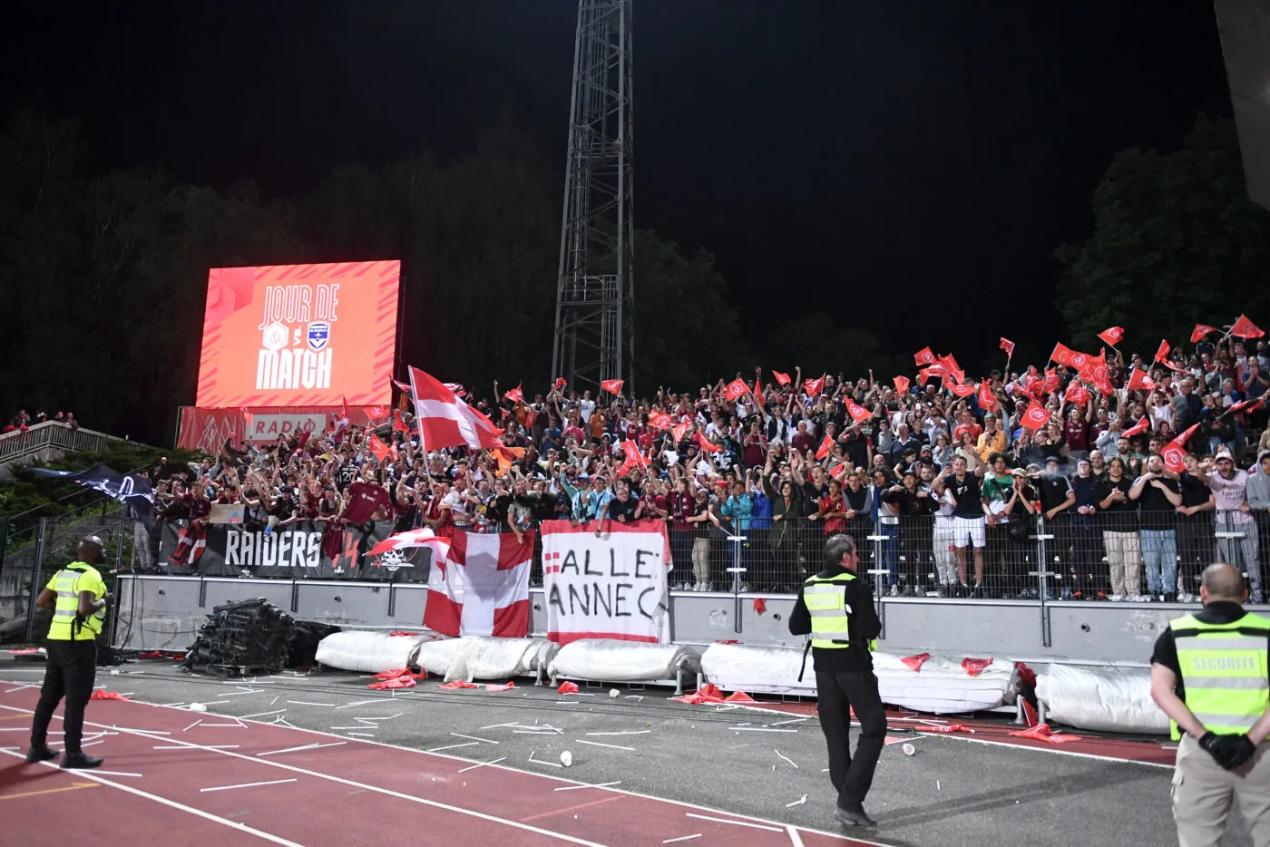 Annecy coupe le parcage stéphanois en trois pour éviter une nouvelle bagarre