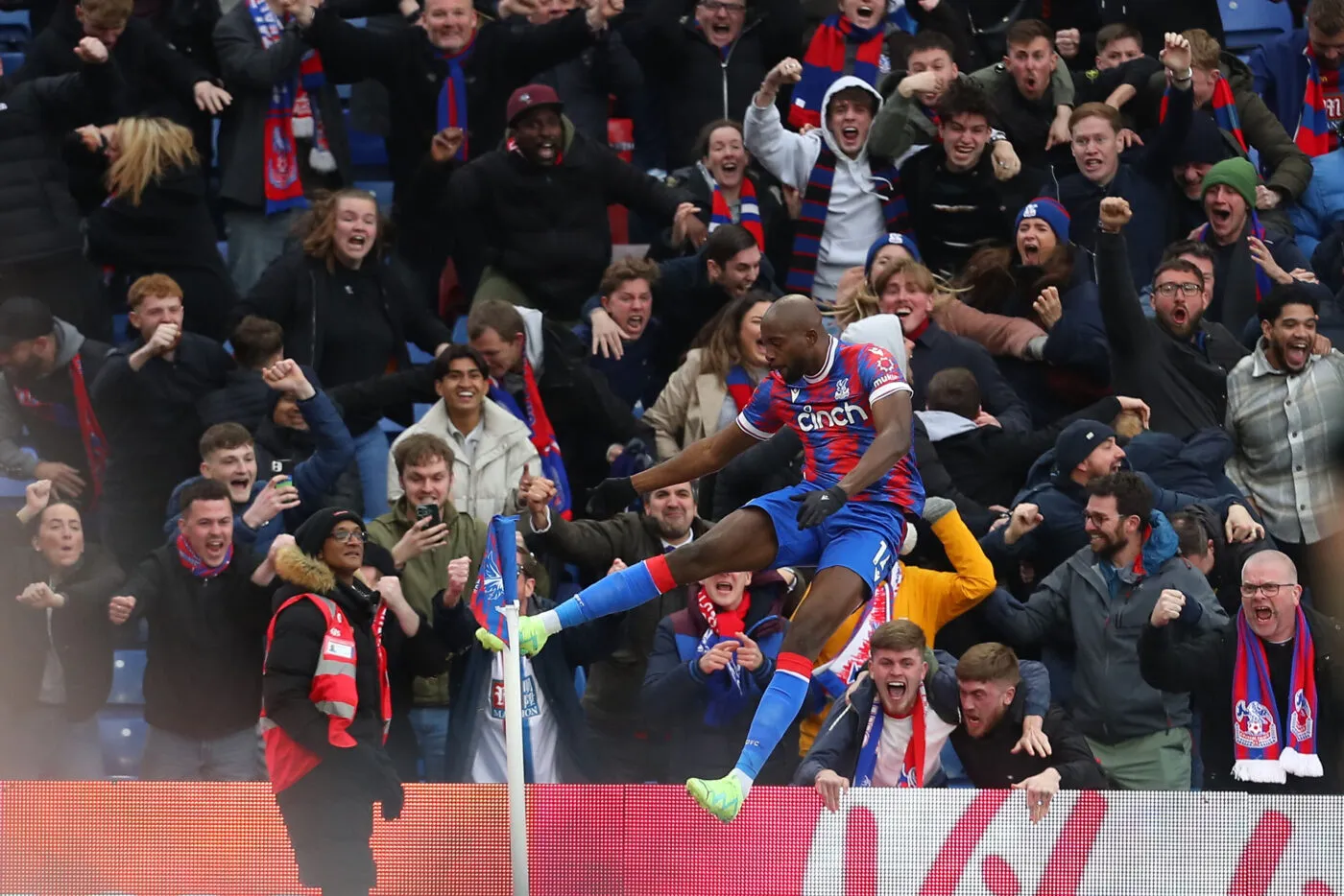 Mateta plante un triplé et délivre Palace en League Cup