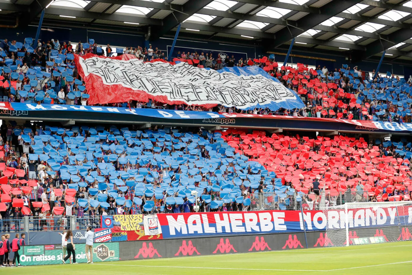 Les supporters de Caen interdits d&rsquo;accès au centre ville de Laval