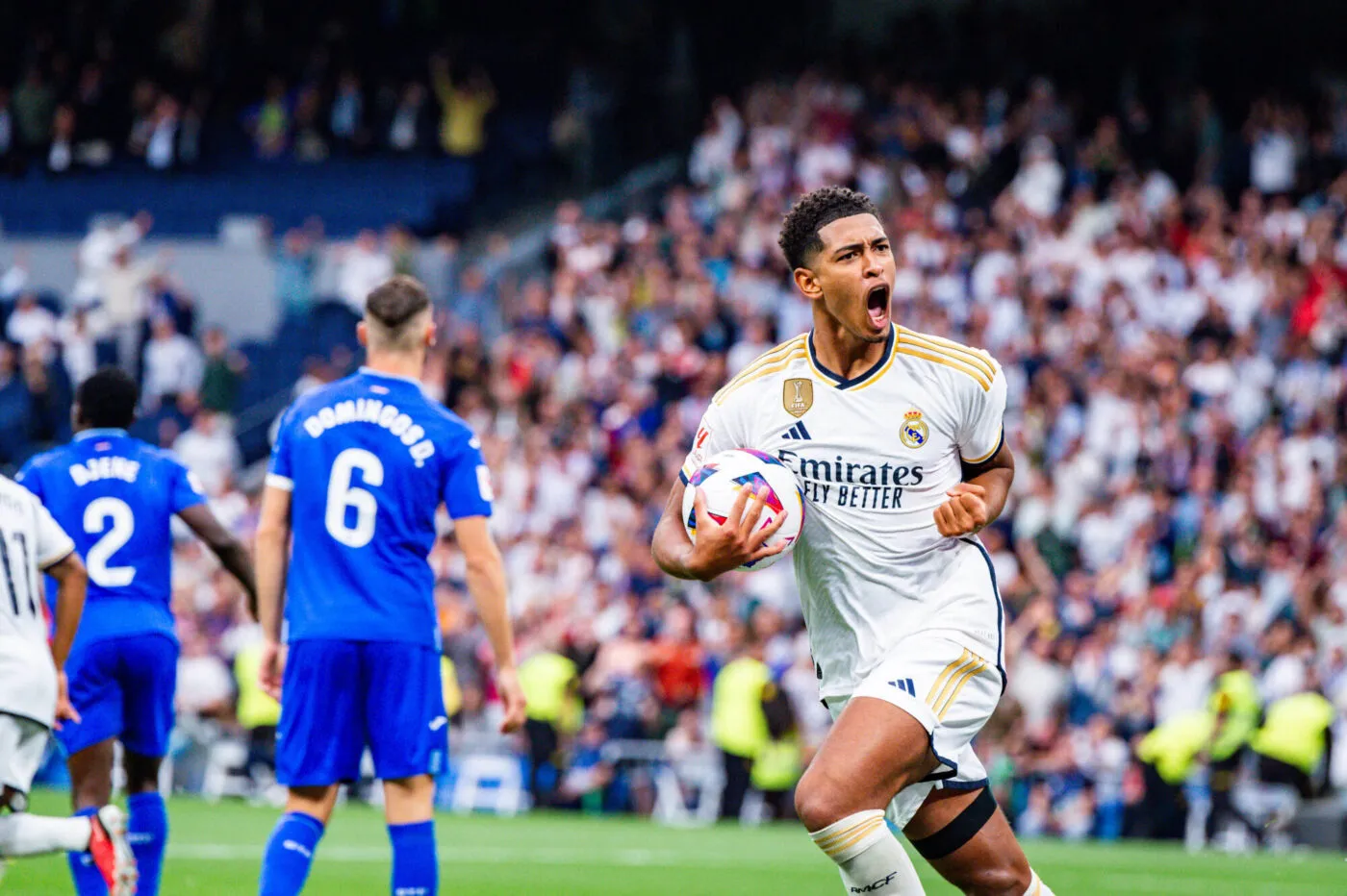 Jude Bellingham (Real Madrid) celebrates a goal during the LaLiga EA Sports football match between Real Madrid vs Getafe played at Bernabeu stadium. Final score; Real Madrid 2:1 Getafe (Photo by Alberto Gardin / SOPA Images/Sipa USA) - Photo by Icon sport