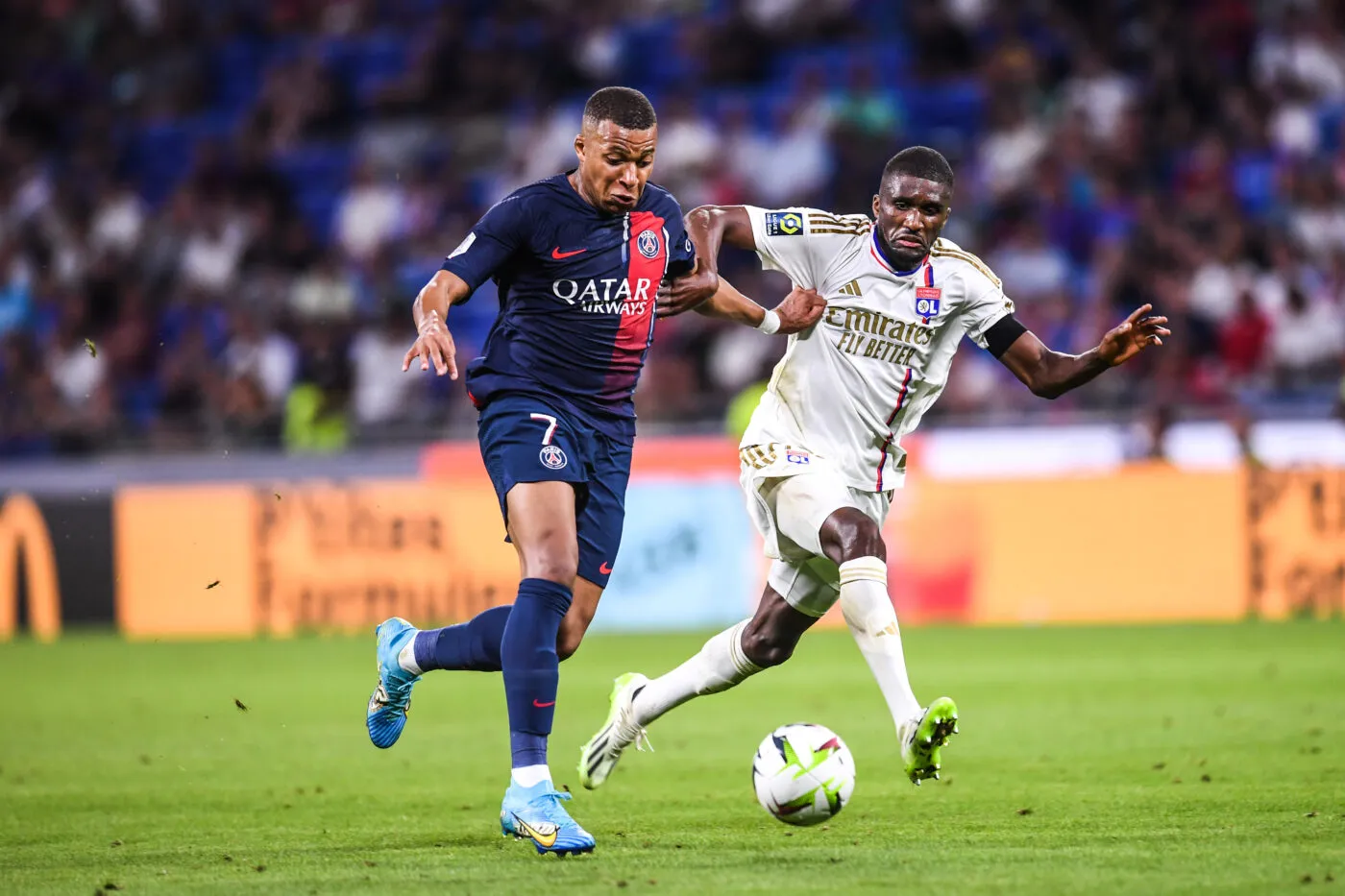 Paris lamine l&rsquo;OL