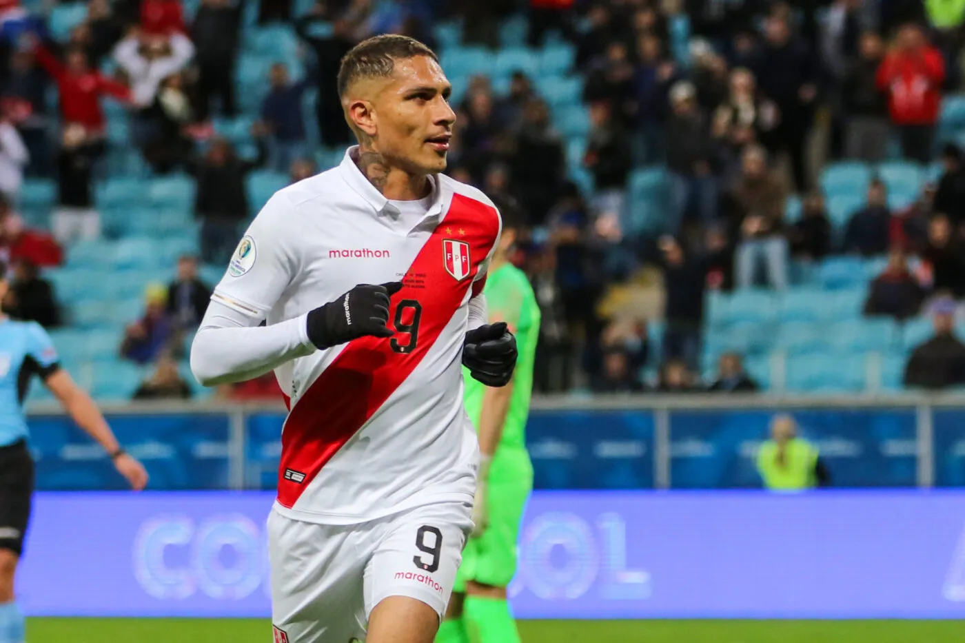 Paolo Guerrero of Peru celebrates his goal for 0-3 in the 90th minute of the game during the Copa America match between Chile and Peru, in Arena Grimio, Porto Alegre, on July 3rd, 2019.