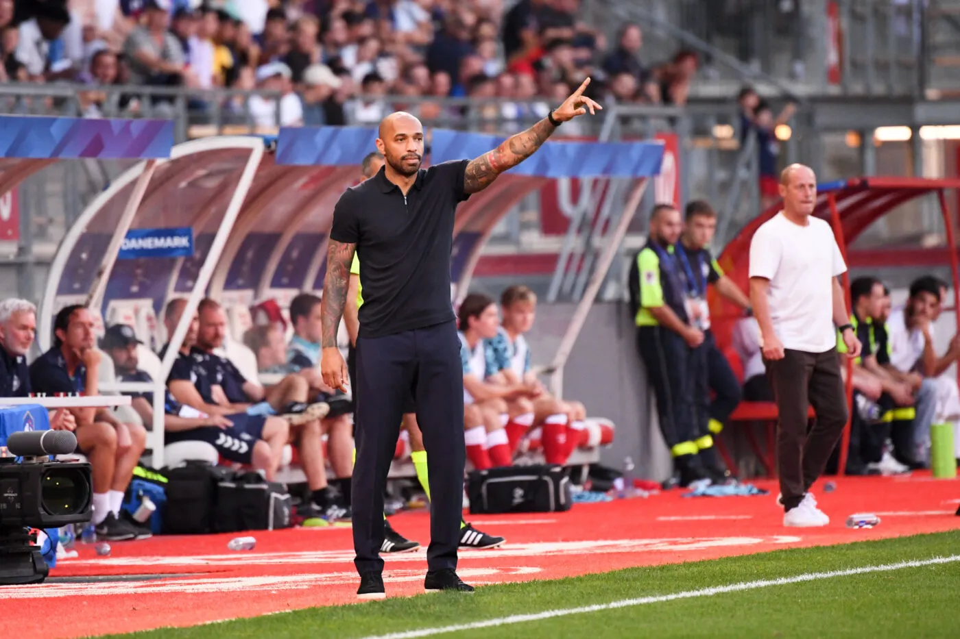 «<span style="font-size:50%">&nbsp;</span>L’équipe de France chez nous, c'est rare. Et puis Henry, quoi !<span style="font-size:50%">&nbsp;</span>»