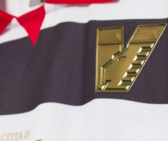 Le Venezia FC dévoile son 3e maillot, et c&rsquo;est évidemment une pépite…