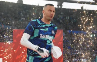 Samir Handanovič prend sa retraite, mais reste à l’Inter Milan