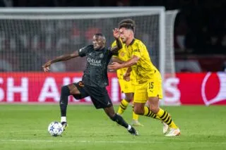 Mats Hummels frustré par l'arbitrage lors de PSG-Dortmund