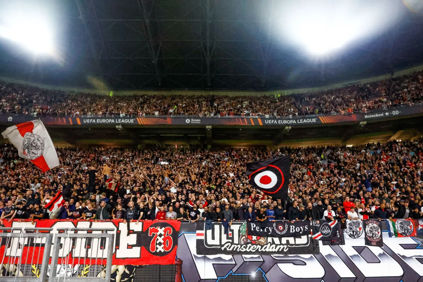 Des affrontements ont eu lieu entre supporters de l’Ajax et de l’OM