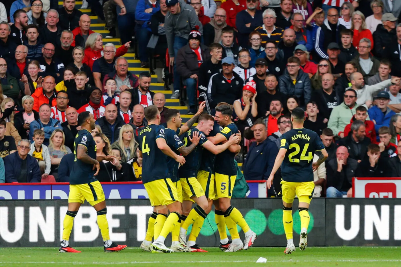 24th September 2023; Bramall Lane, Sheffield, England; Premier League Football, Sheffield United versus Newcastle United; Newcastle United players celebrate Dan Burn's goal after 31 minutes (0-2) - Photo by Icon sport