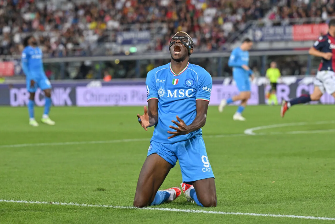 L’agent de Victor Osimhen menace d’attaquer le Napoli en justice