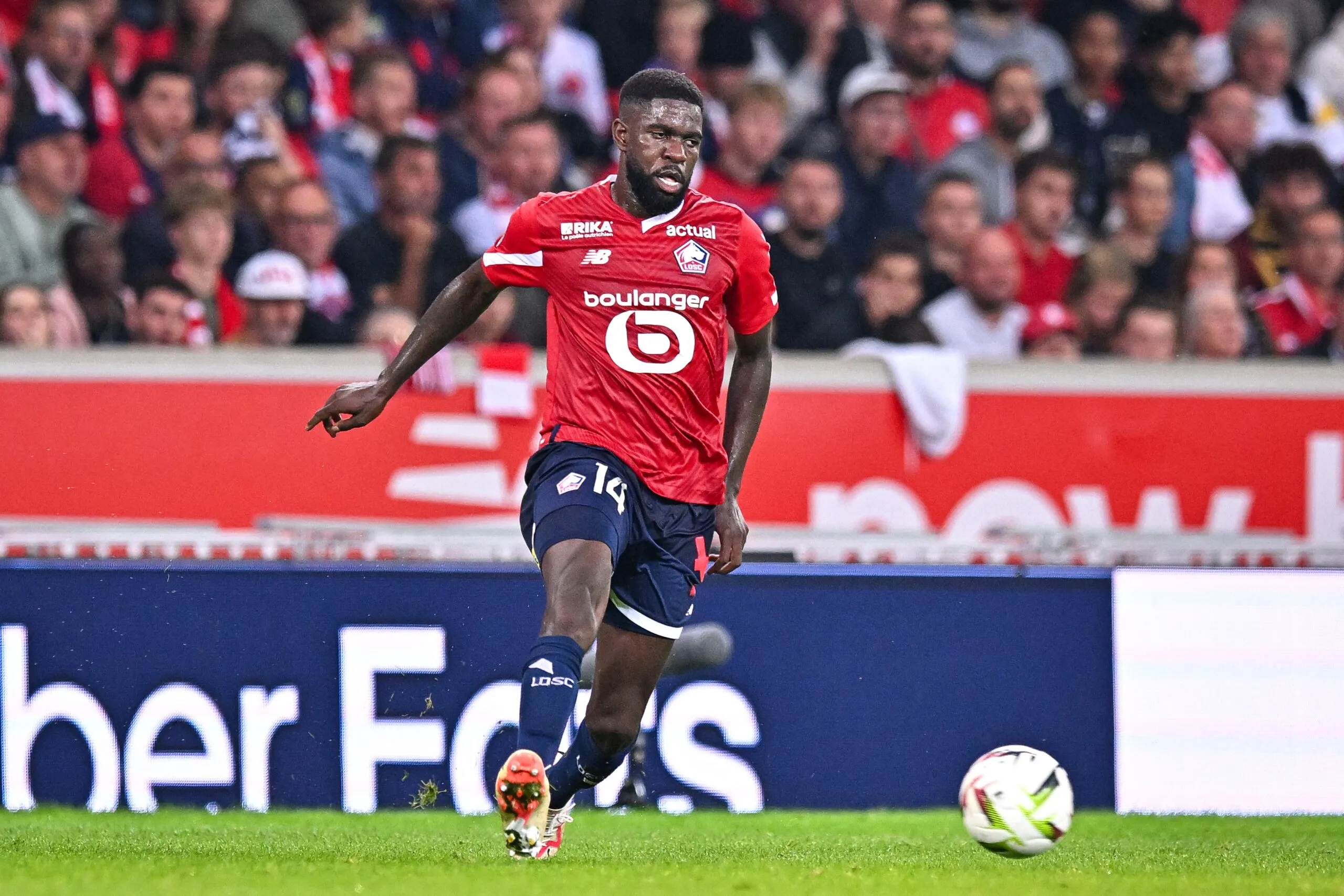 Samuel UMTITI of Lille during the French Ligue 1 Uber Eats soccer match between Lille Olympique Sporting Club and Stade de Reims at Stade Pierre Mauroy on September 26, 2023 in Lille, France. (Photo by Baptiste Fernandez/Icon Sport)