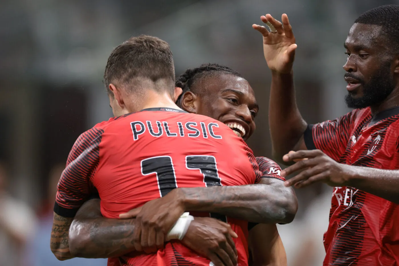Milan, Italy, 26th August 2023. Christian Pulisic of AC Milan celebrates with team mates after scoring to give the side a 1-0 lead during the Serie A match at Giuseppe Meazza, Milan. Picture credit should read: Jonathan Moscrop / Sportimage - Photo by Icon sport