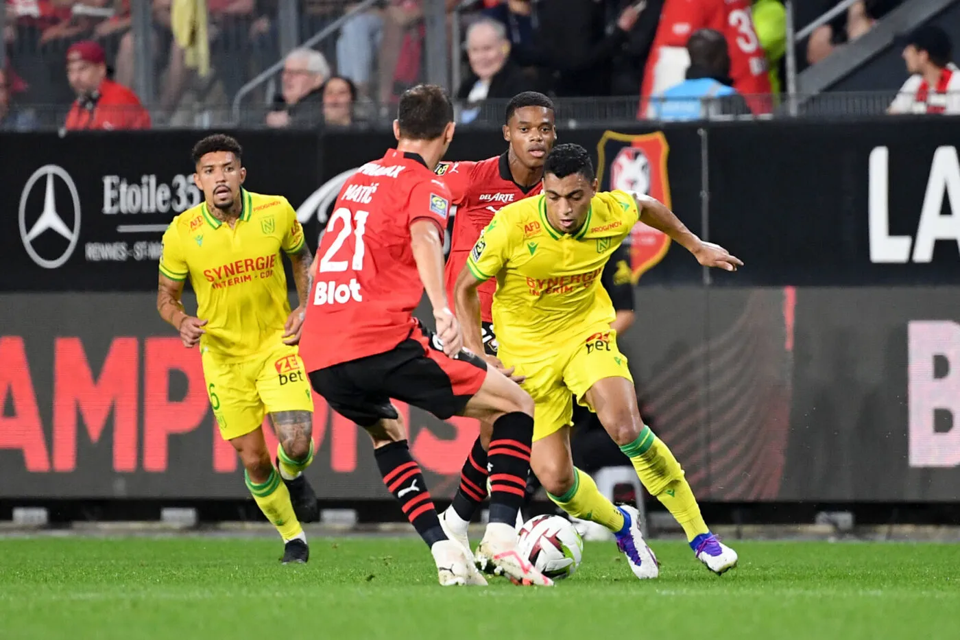 23 Warmed OMARI (srfc) - 31 Mostafa MOHAMED (fcn) during the Ligue 1 Uber Eats match between Stade Rennais Football Club and Football Club de Nantes at Roazhon Park on October 1, 2023 in Rennes, France. (Photo by Christophe Saidi/FEP/Icon Sport)