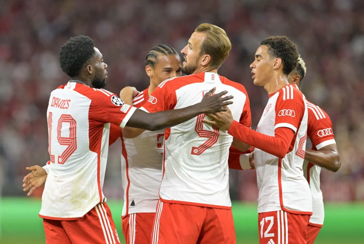 20.09.2023, Fussball UEFA Championsleague 2023/2024: 1.Spieltag Vorrunde, FC Bayern München - Manchester United, in der Allianz-Arena München. Torjubel v.l. Alphonso Davies (FC Bayern München), Leroy Sane (Bayern München), Harry Kane (FC Bayern München), Jamal Musiala (FC Bayern München) DFL and DFB regulations prohibit any use of photographs as image sequences and/or quasi-video. - Photo by Icon sport