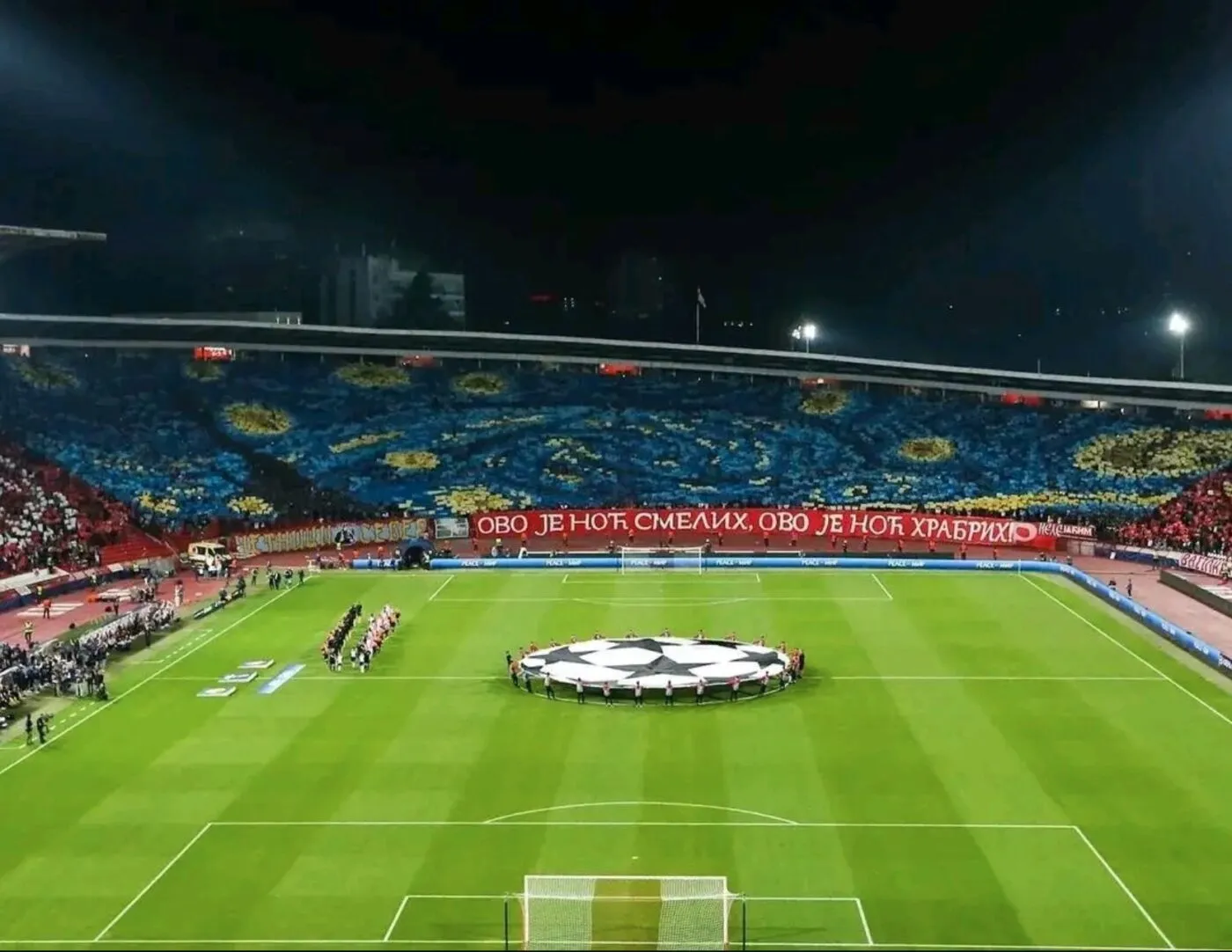 Les ultras de l’Étoile rouge reproduisent un tableau de Van Gogh