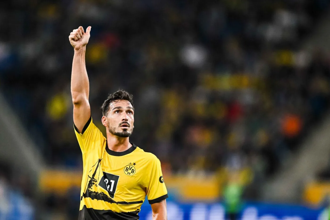 Sinsheim, Deutschland, 29.09.23: Mats Hummels (BV Borussia Dortmund) gestikuliert, gestik waehrend des 1.Bundesliga Spiels zwischen der TSG 1899 Hoffenheim vs BV Borussia Dortmund in der PreZero Arena am 29. September 2023 in Sinsheim, Deutschland. (Foto von Harry Langer/DeFodi Images) Sinsheim, Germany, 29.09.23: Mats Hummels (BV Borussia Dortmund) gestures during the 1.Bundesliga match between TSG 1899 Hoffenheim vs BV Borussia Dortmund at PreZero Arena on September 29, 2023 in Sinsheim, Germany. (Photo by Harry Langer/DeFodi Images) DFB/DFL REGULATIONS PROHIBIT ANY USE OF PHOTOGRAPHS AS IMAGE SEQUENCES AND/OR QUASI-VIDEO. - Photo by Icon sport