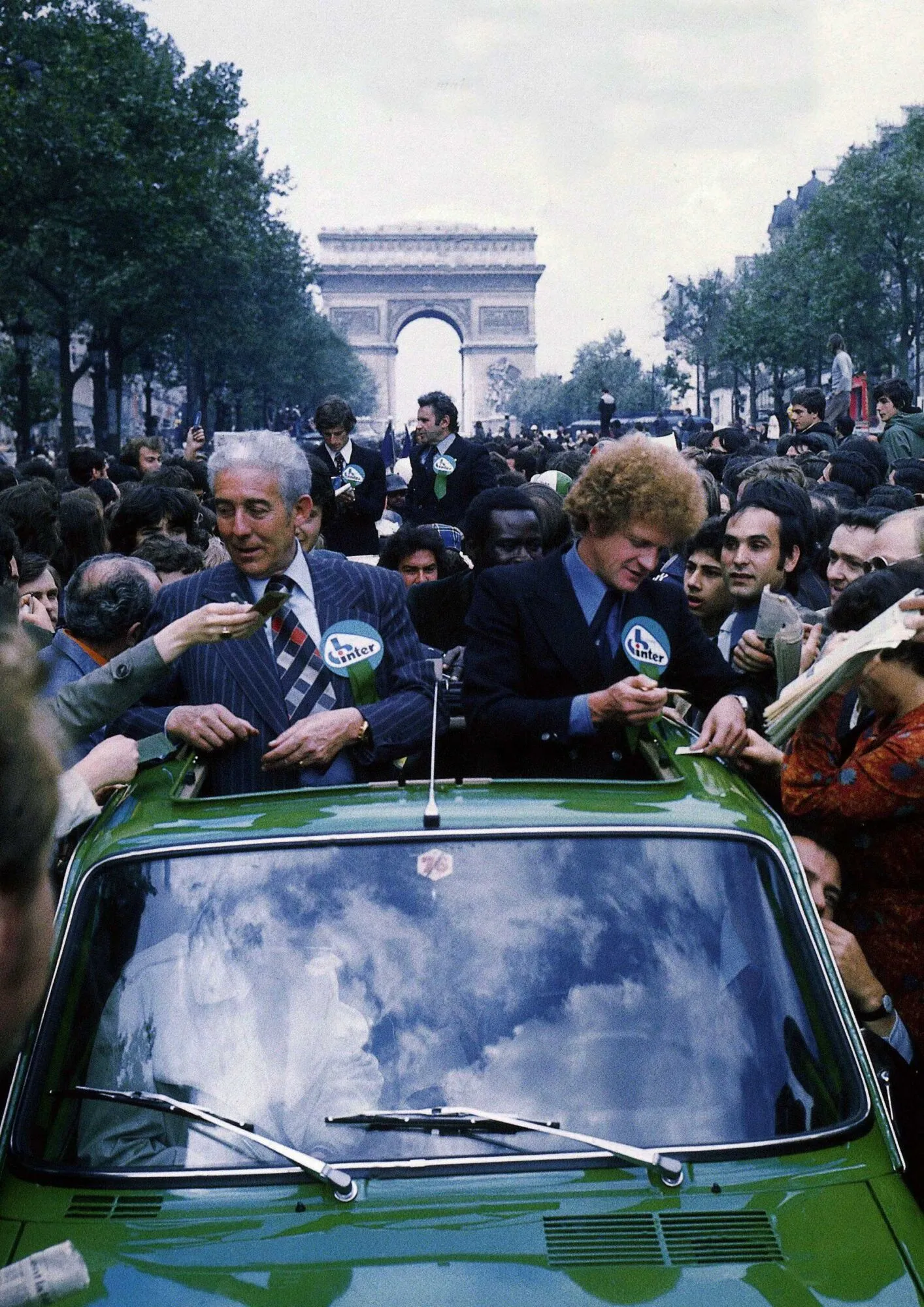 Roger ROCHER / Robert HERBIN &#8211; 13.05.1976 &#8211; Descente des Champs-Élysees de l&rsquo;équipe de Saint-Étienne