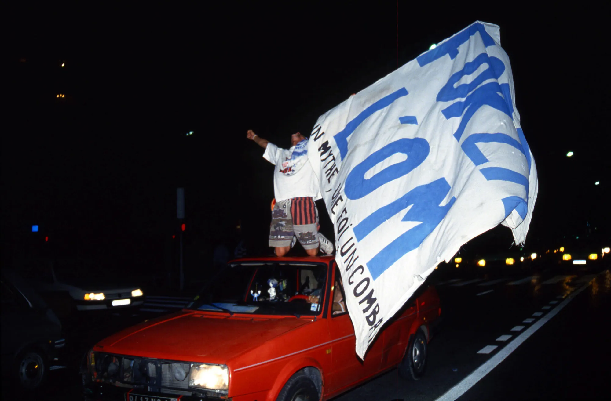 Joie des supporters à Marseille &#8211; 26.05.1993 &#8211; Rues de Marseille apres la victoire en Ligue des champions