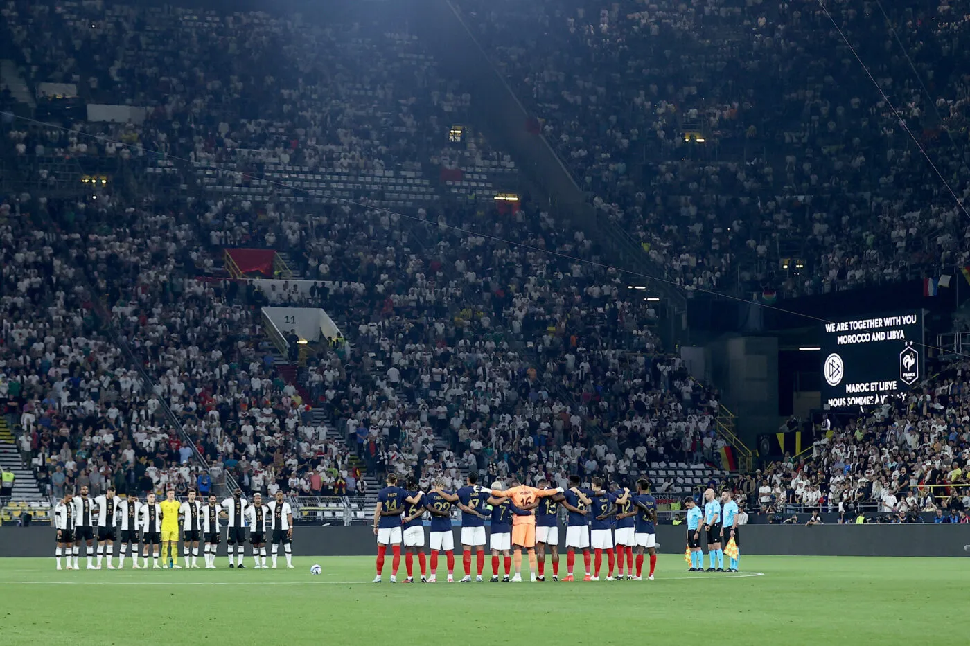 Une minute de silence pour les victimes du conflit israélo-palestinien avant France-Pays-Bas