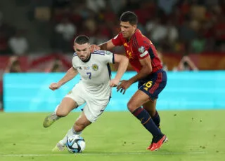 L'Espagne prend sa revanche sur l'Écosse et se rapproche de l'Euro