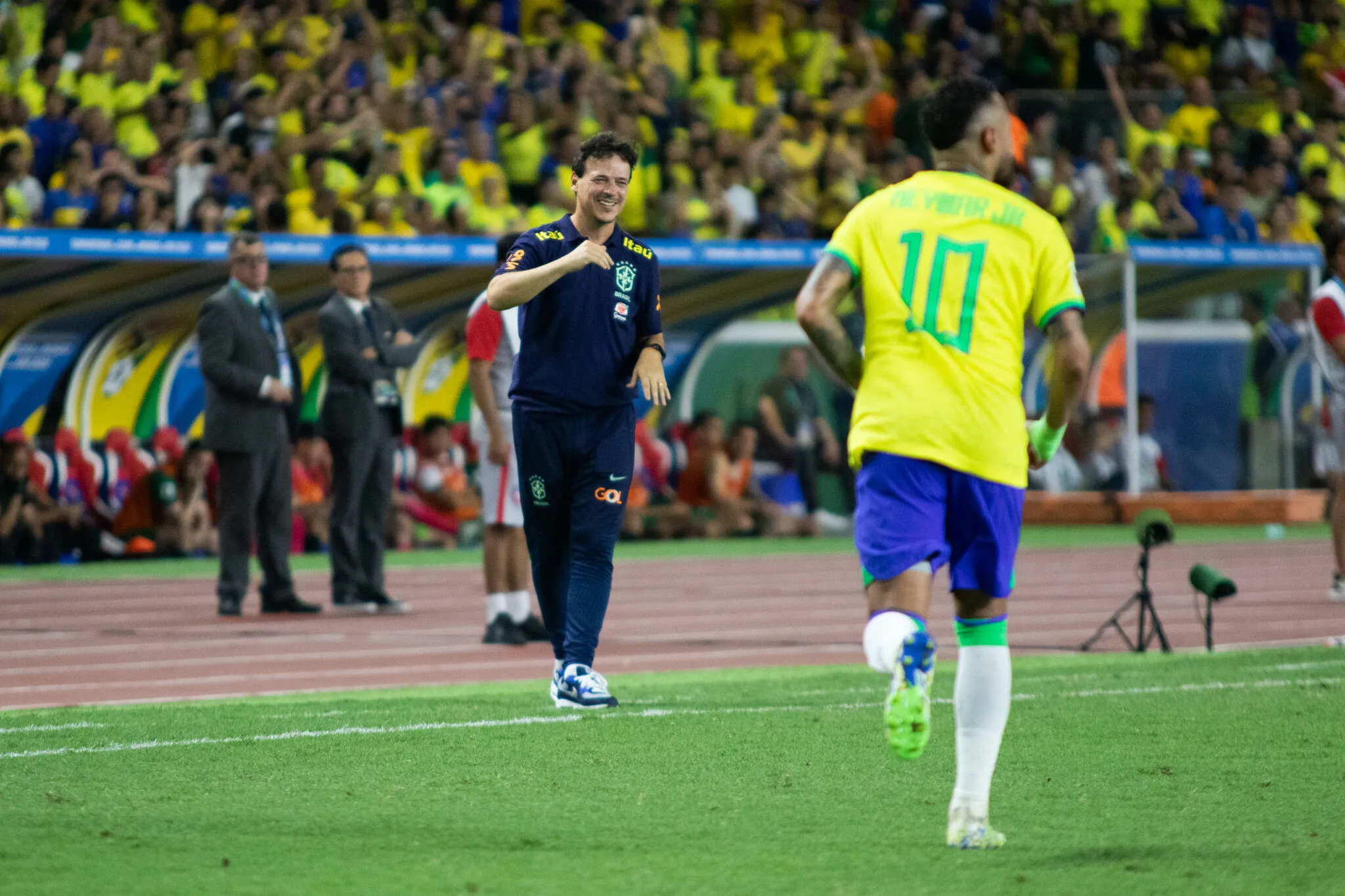 Le sélectionneur brésilien ne tarit pas d&rsquo;éloges pour Neymar