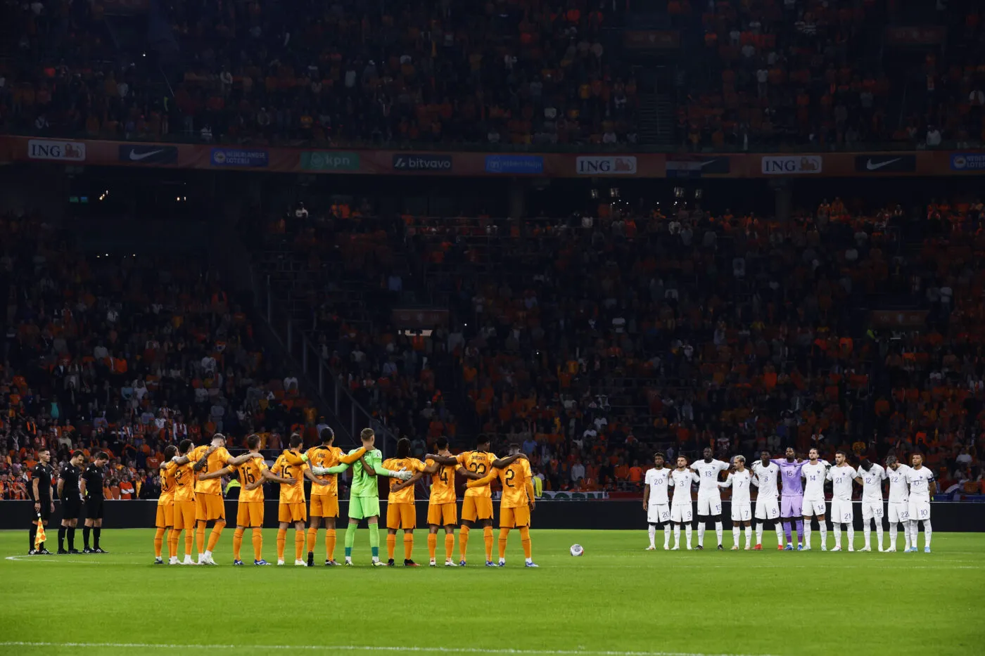 Un moment de silence observé lors des matchs internationaux de ce mardi