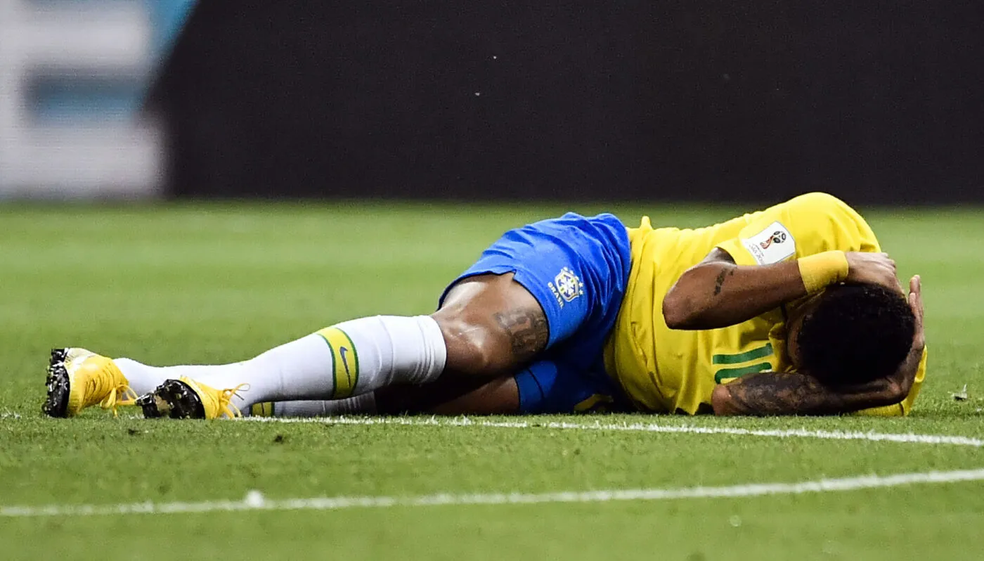 Le Brésil trébuche et perd Neymar, un doublé de Messi et l&rsquo;Argentine