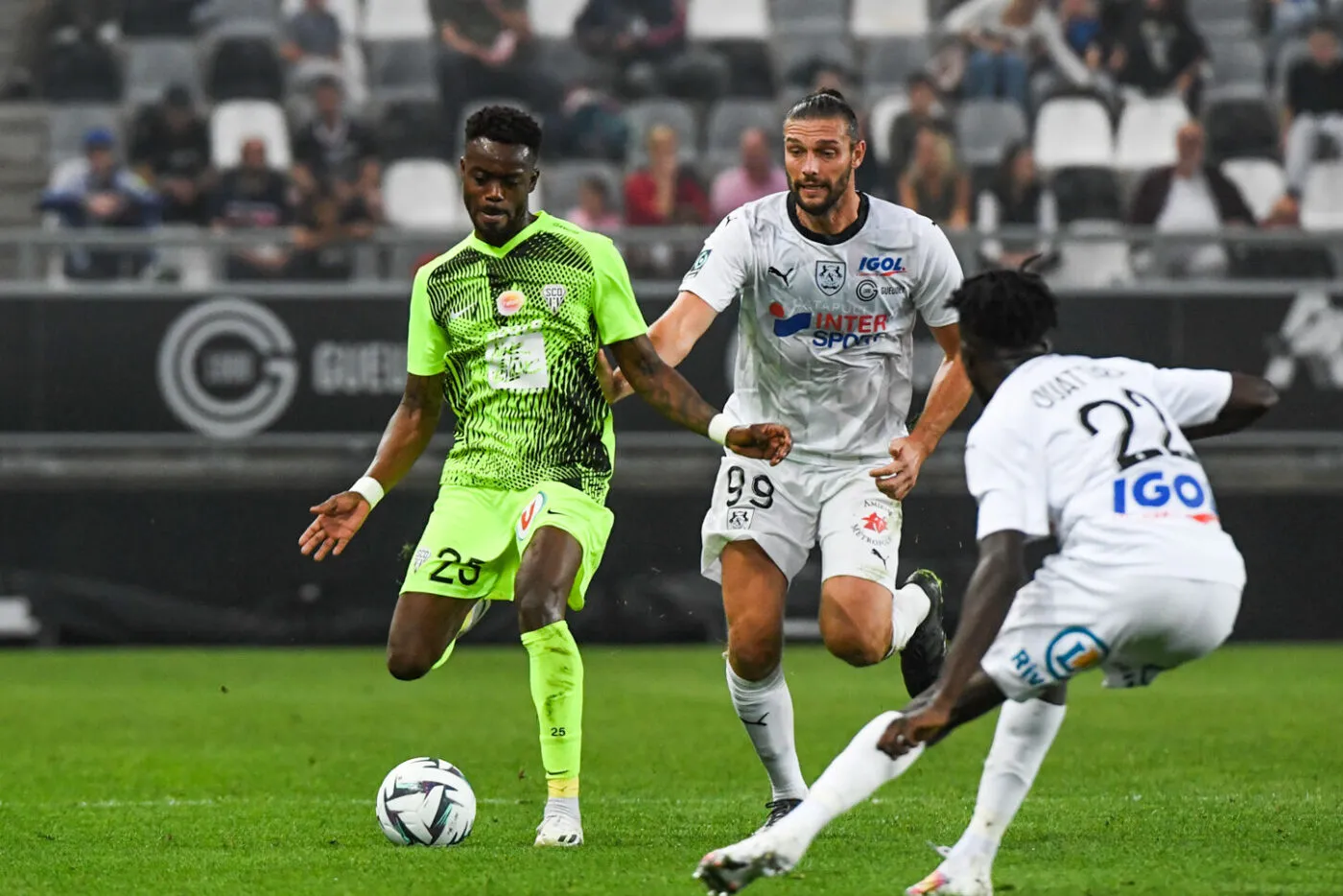 Le but magnifique d’Andy Carroll contre Annecy