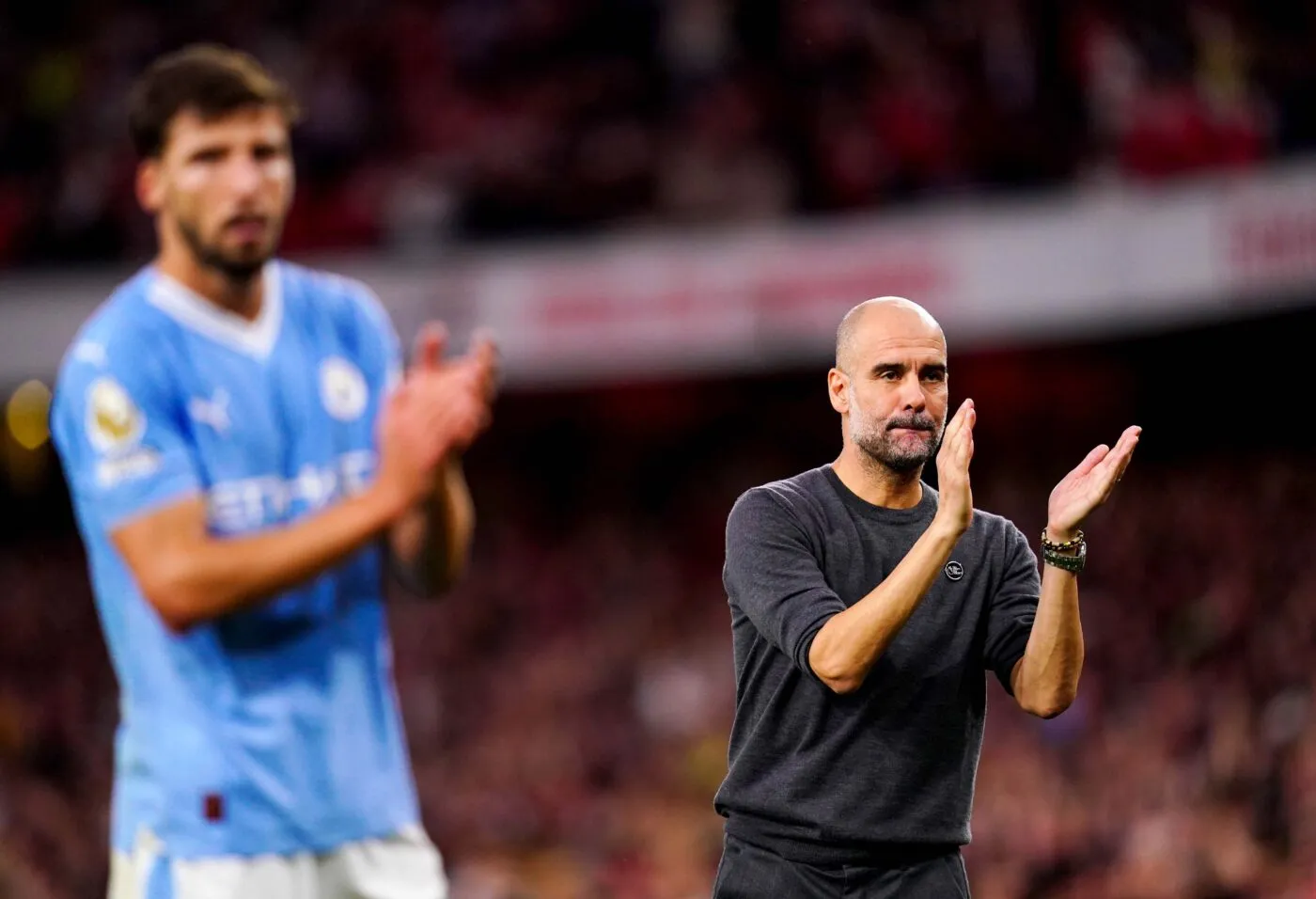 Manchester City condamne l&rsquo;attitude de ses supporters après un hommage à Bobby Charlton