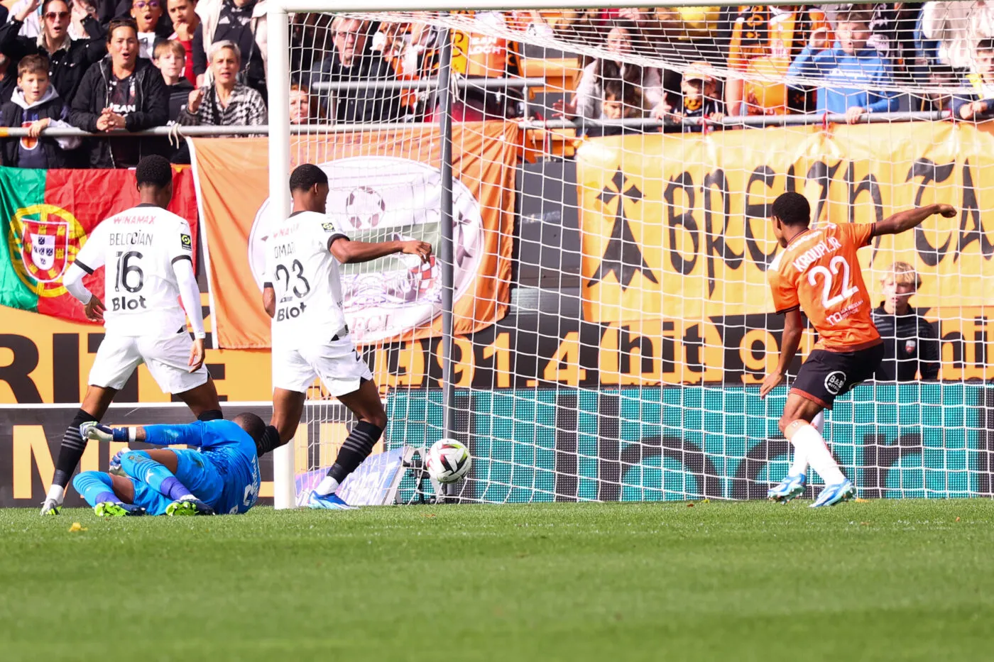 Est-il judicieux pour un club de chambrer un joueur adverse ?