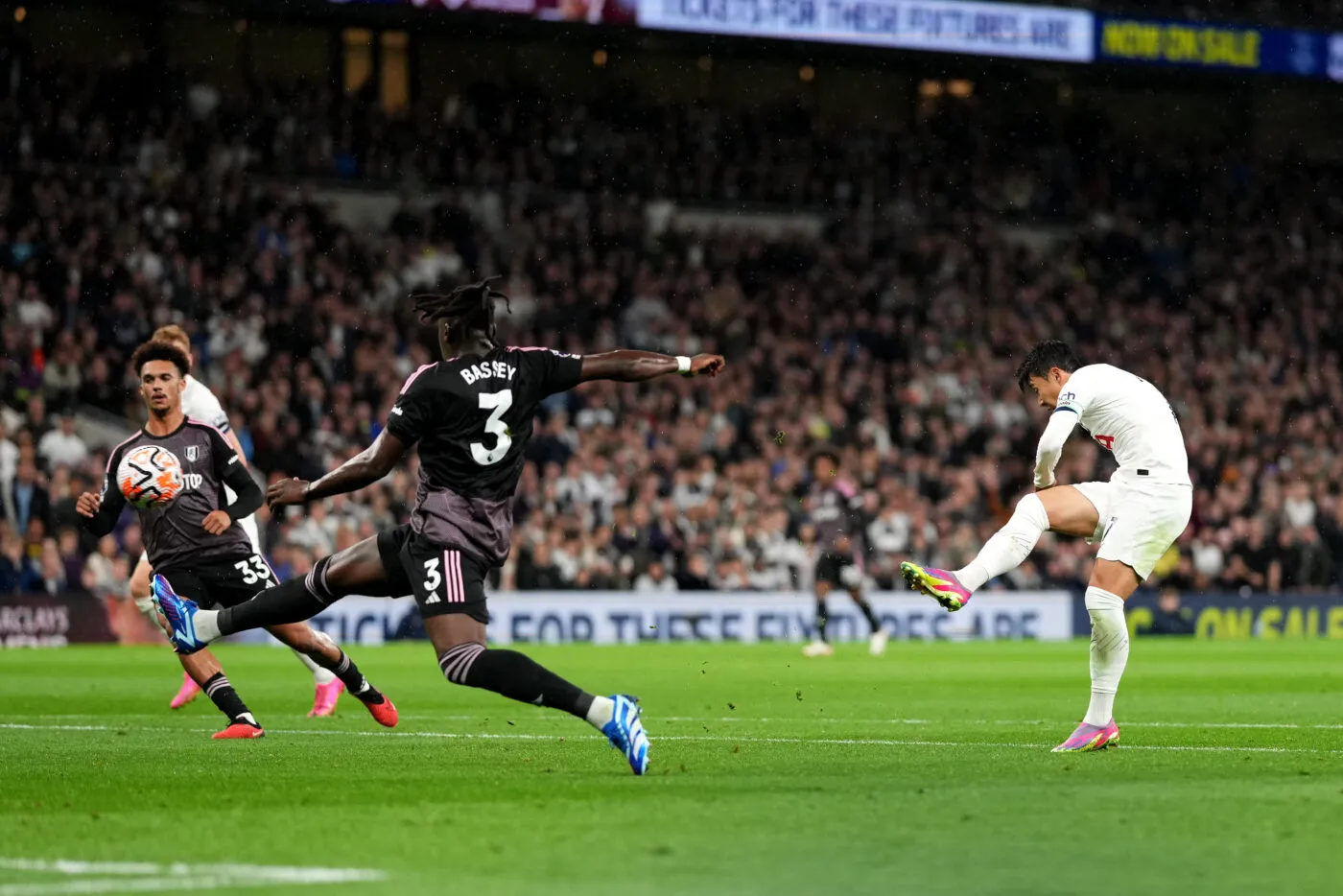 Tottenham étouffe Fulham et reprend la tête