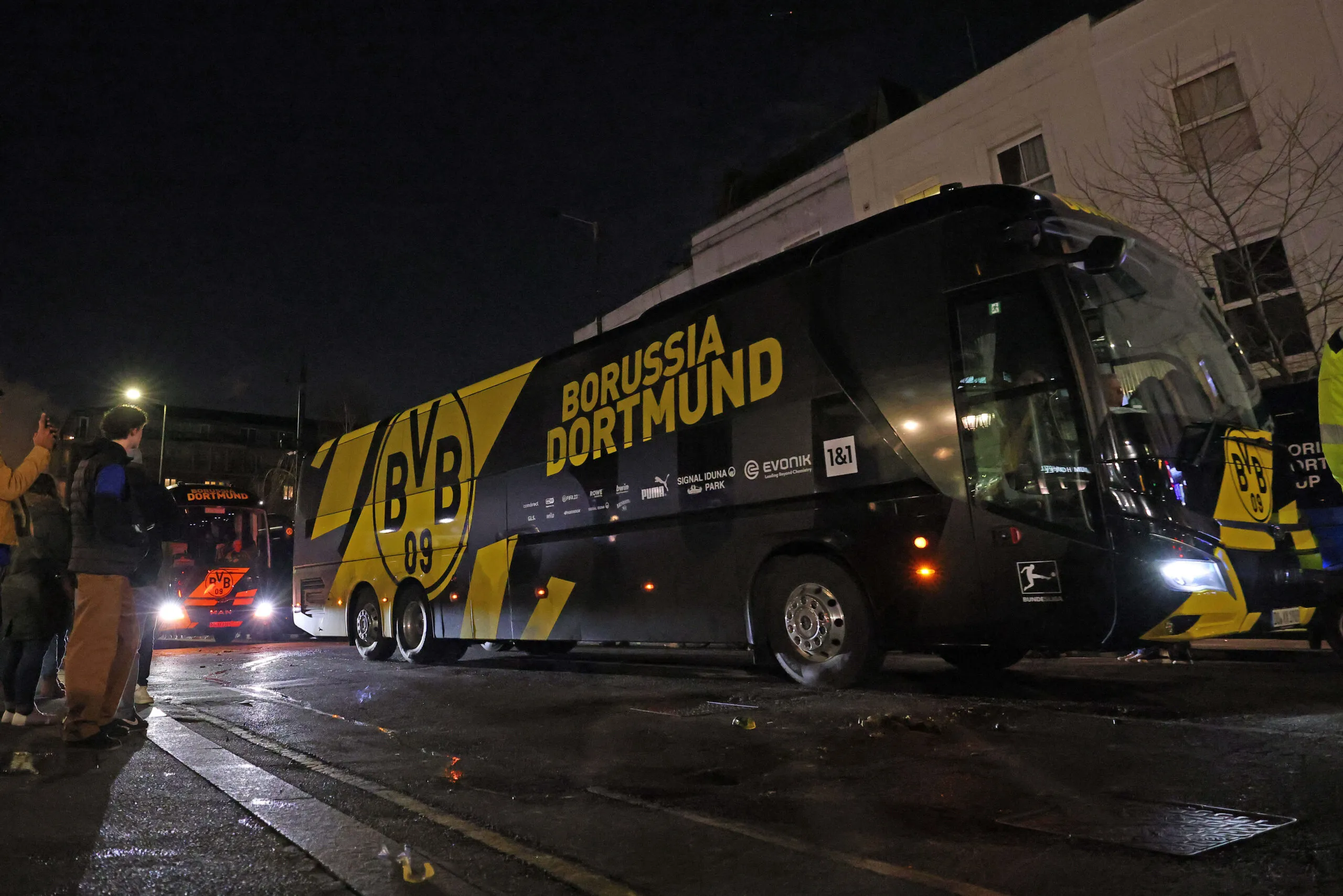 Le bus du Borussia Dortmund revient de Newcastle avec une prune