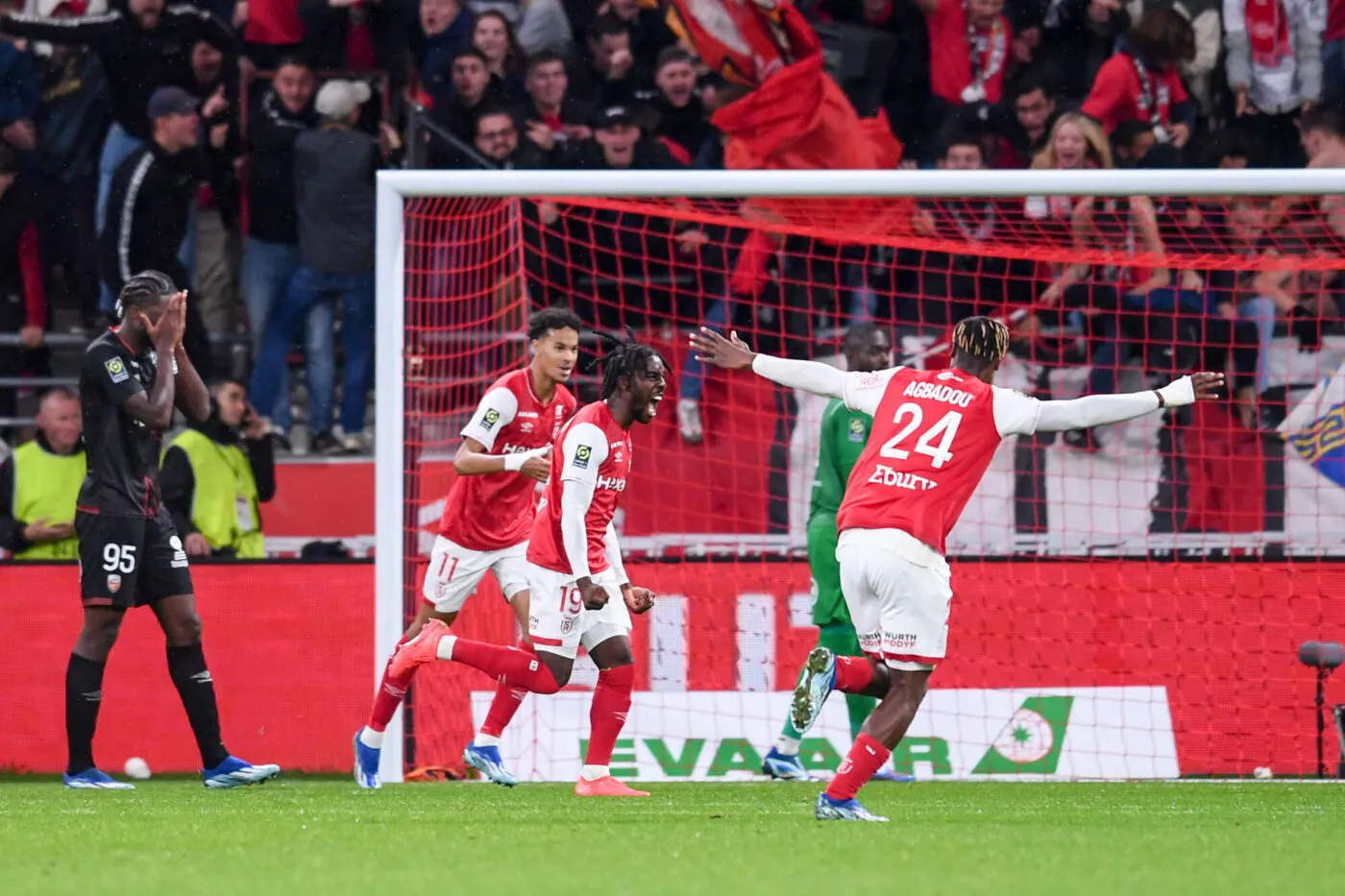 19 Josh WILSON ESBRAND (sdr) during the Ligue 1 Uber Eats match between Stade de Reims and Football Club de Lorient at Stade Auguste Delaune on October 28, 2023 in Reims, France. (Photo by Philippe Lecoeur/FEP/Icon Sport)