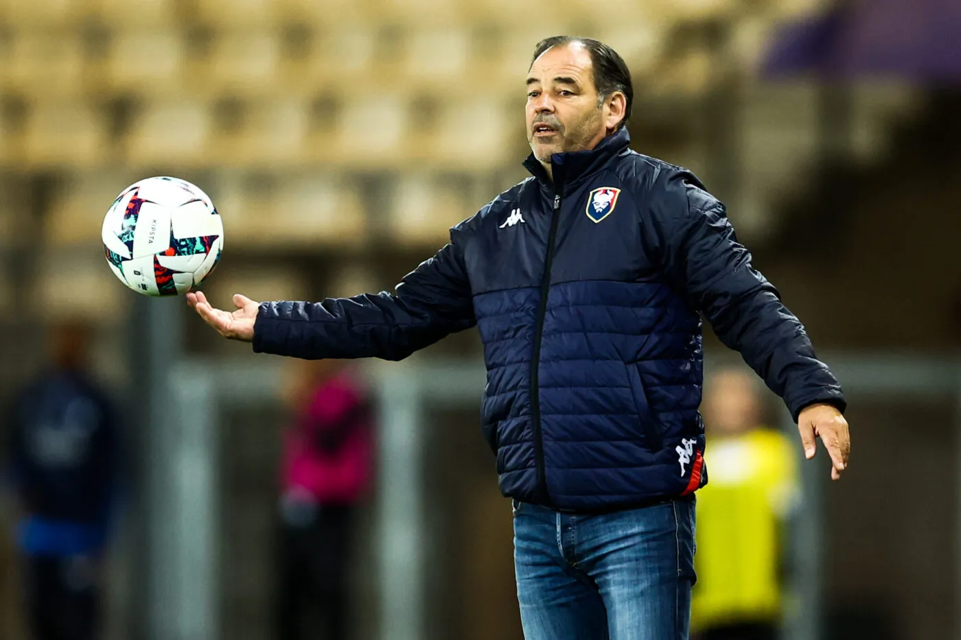 Neuf mois après le décès de son épouse, Stéphane Moulin se dit « régénéré » et « prêt<span style="font-size:50%">&nbsp;</span>» à entraîner