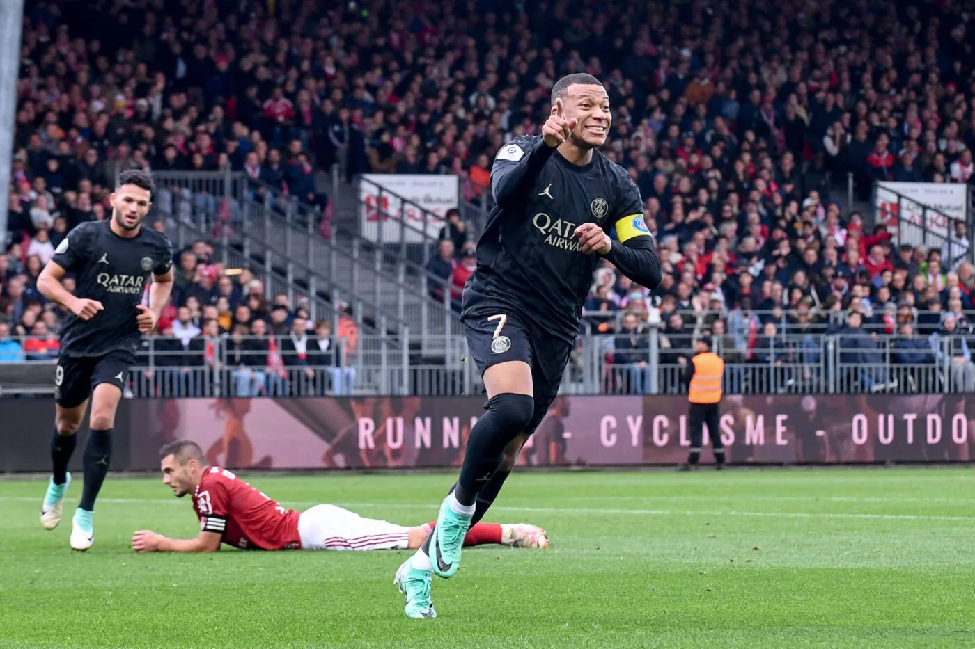 07 Kylian MBAPPE (psg) during the Ligue 1 Uber Eats match between Stade Brestois 29 and Paris Saint-Germain at Stade Francis-Le Ble  on October 29, 2023 in Brest, France. (Photo by Philippe Lecoeur/FEP/Icon Sport)