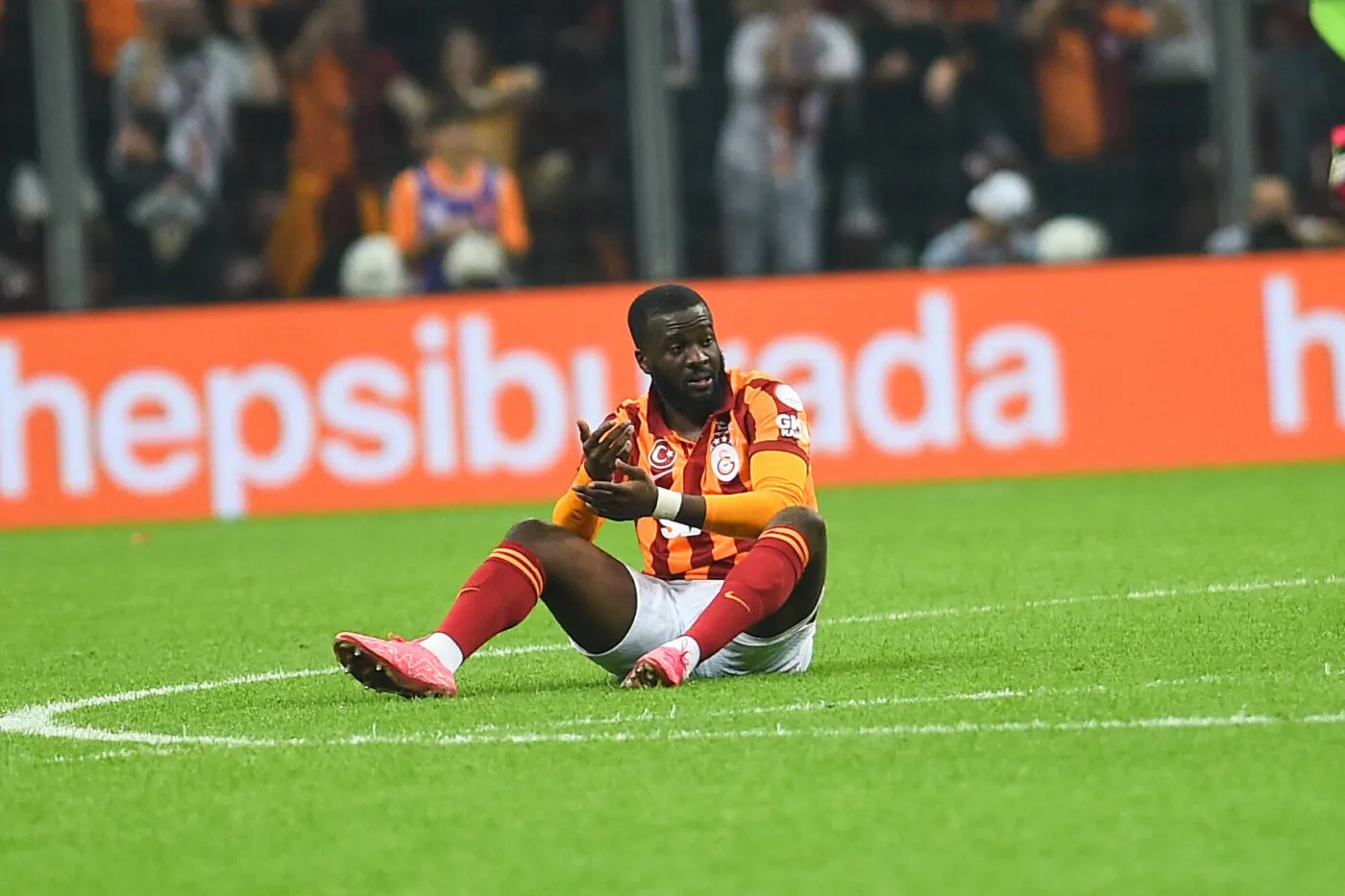 Tanguy Ndombélé sur la sellette à Galatasaray à cause d’un hamburger