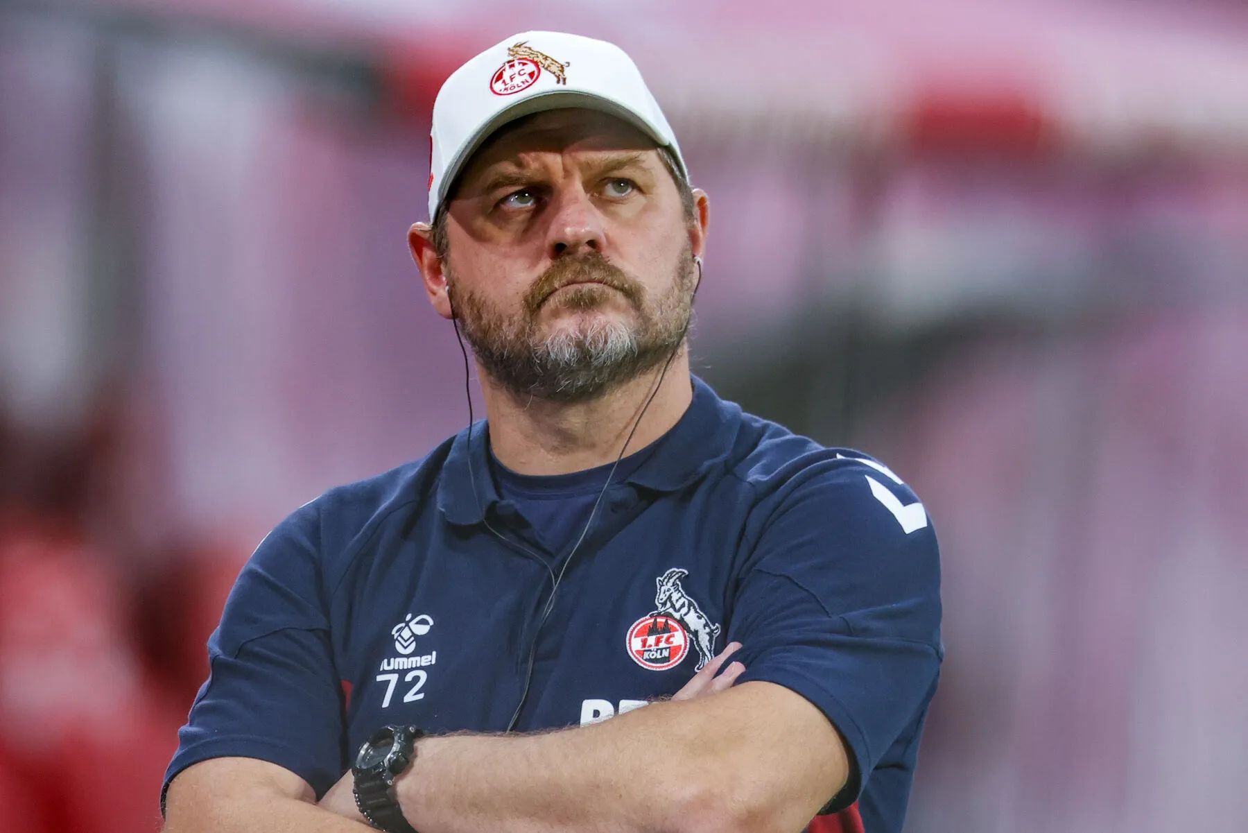 L&rsquo;entraîneur du FC Cologne défonce sa propre pelouse