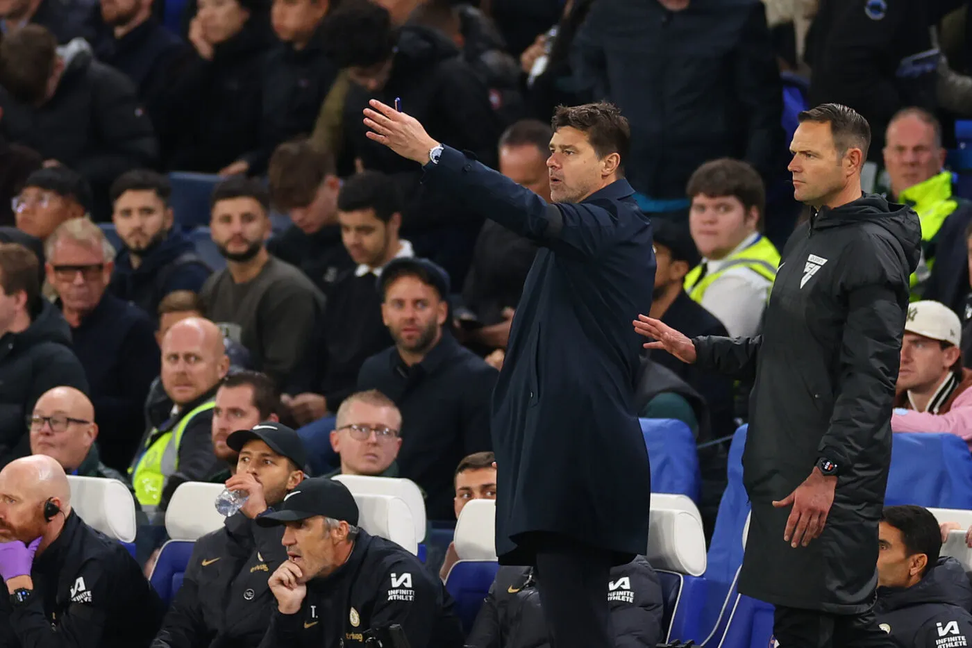 21st October 2023; Stamford Bridge, Chelsea, London, England: Premier League Football, Chelsea versus Arsenal; Chelsea Manager Mauricio Pochettino sends in instructions - Photo by Icon sport