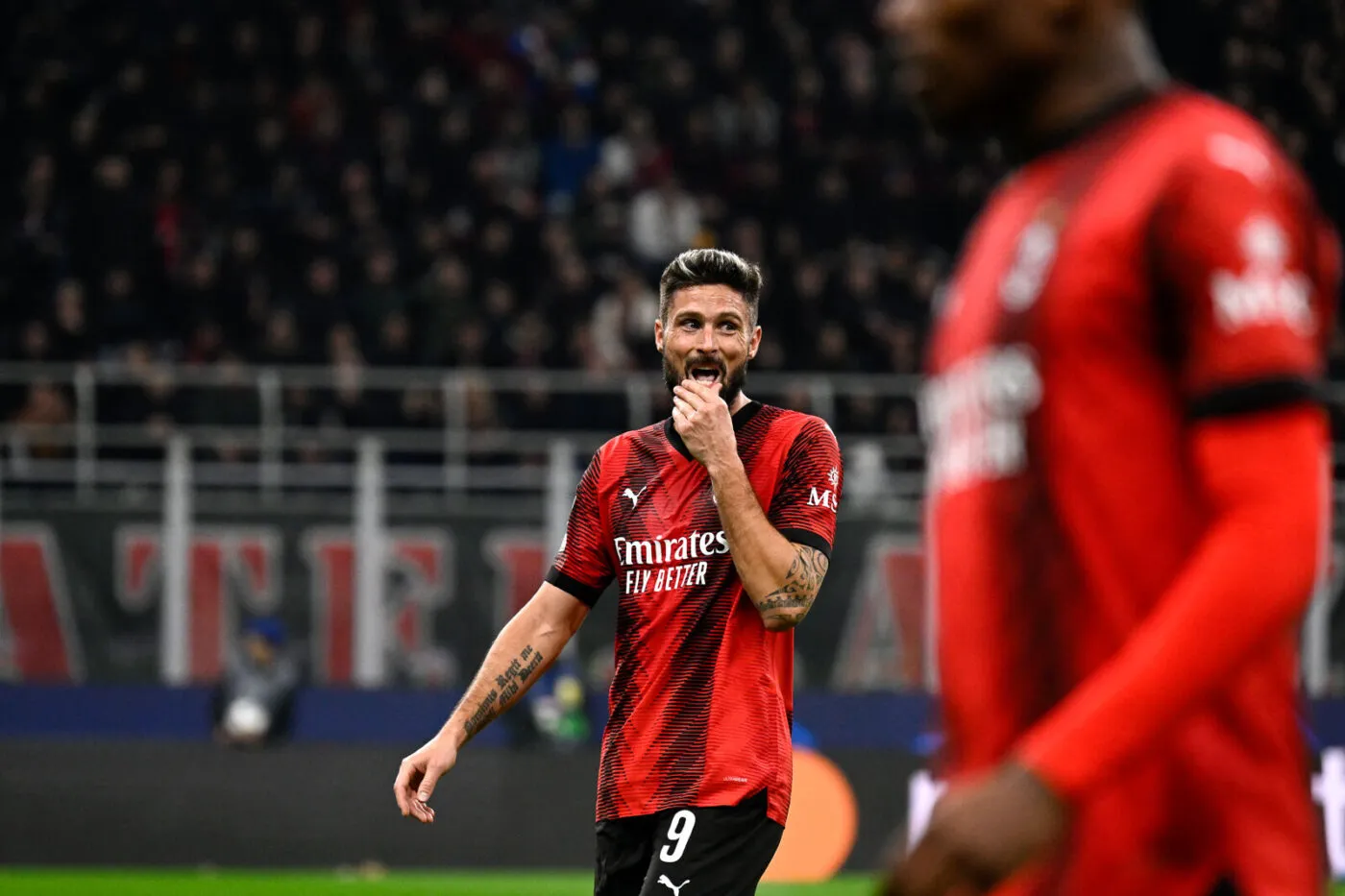 Quand Olivier Giroud apprend à Jamie Carragher à prononcer son nom correctement