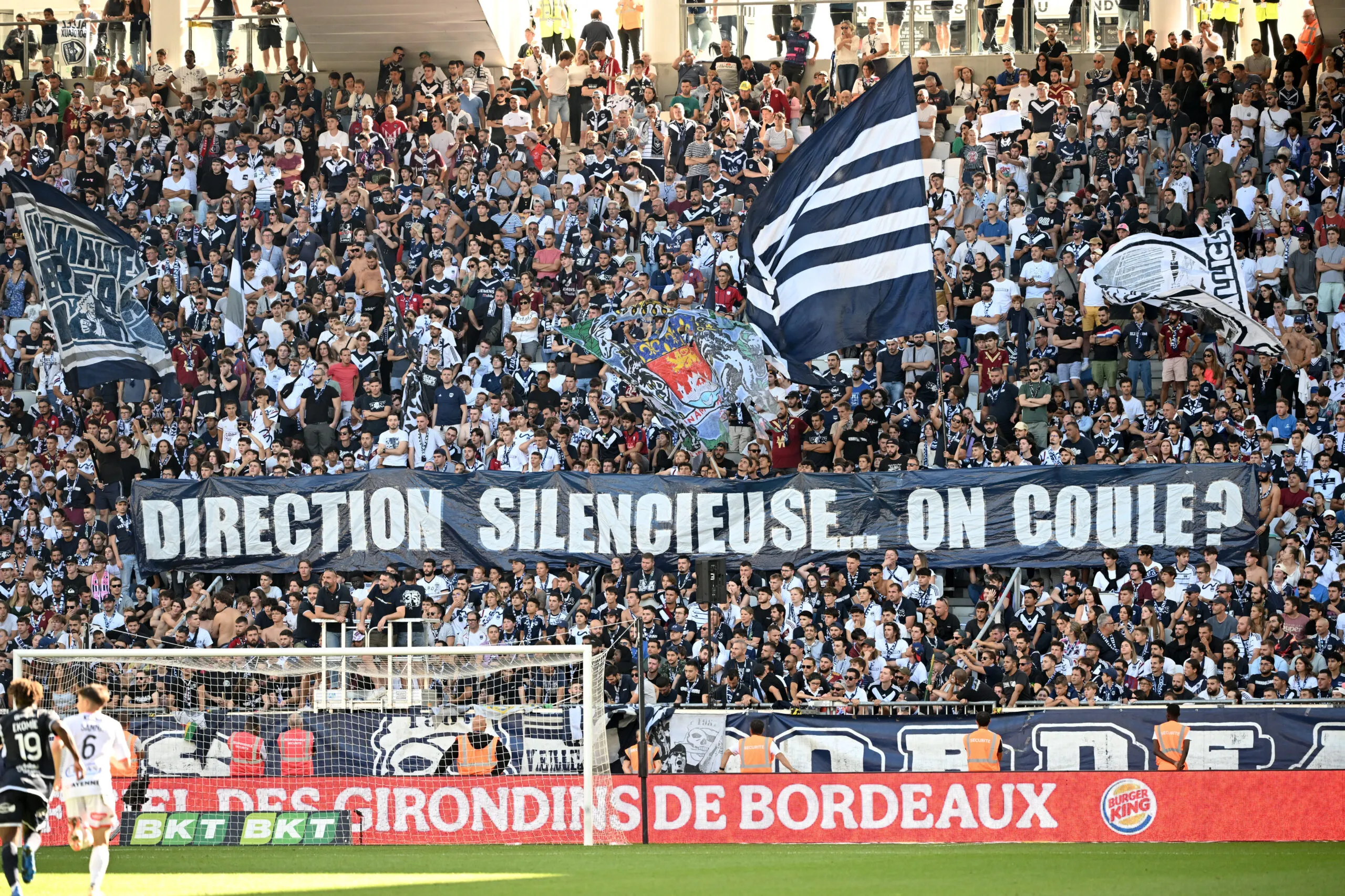 À Bordeaux, les ultras et les partenaires demandent des comptes
