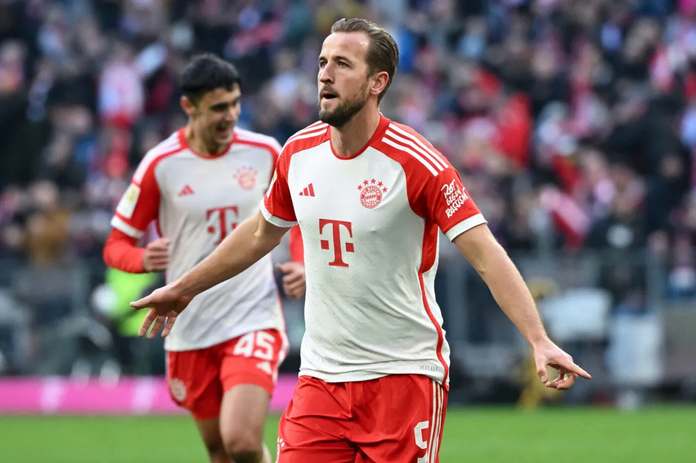 11 November 2023, Bavaria, Munich: Soccer: Bundesliga, Bayern Munich - 1. FC Heidenheim, matchday 11 at the Allianz Arena. Harry Kane of Munich celebrates the 1:0 goal. Photo: Sven Hoppe/dpa - IMPORTANT NOTE: In accordance with the regulations of the DFL German Football League and the DFB German Football Association, it is prohibited to utilize or have utilized photographs taken in the stadium and/or of the match in the form of sequential images and/or video-like photo series. - Photo by Icon sport